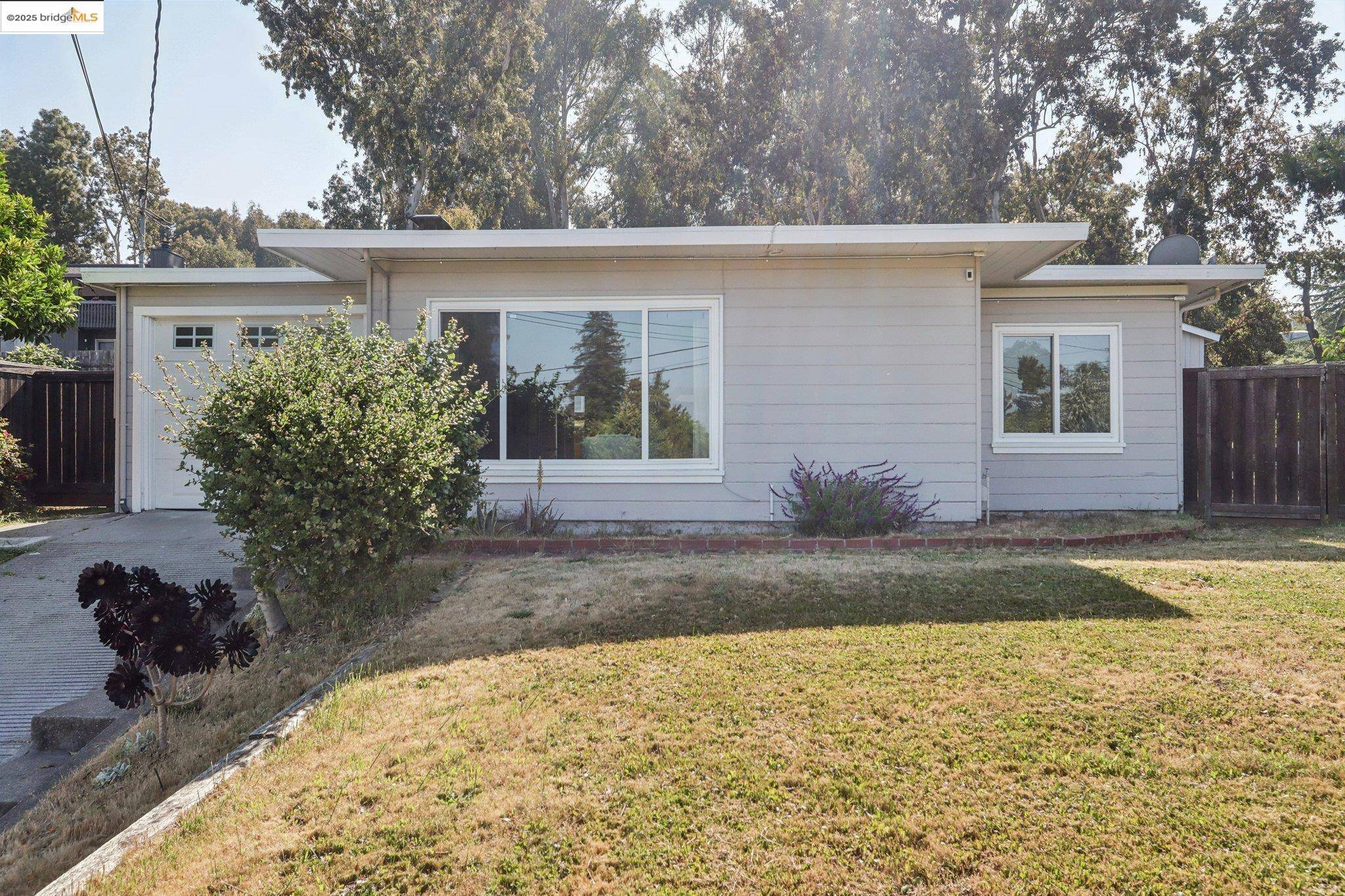 Hayward, CA 94541,22882 Upland Way