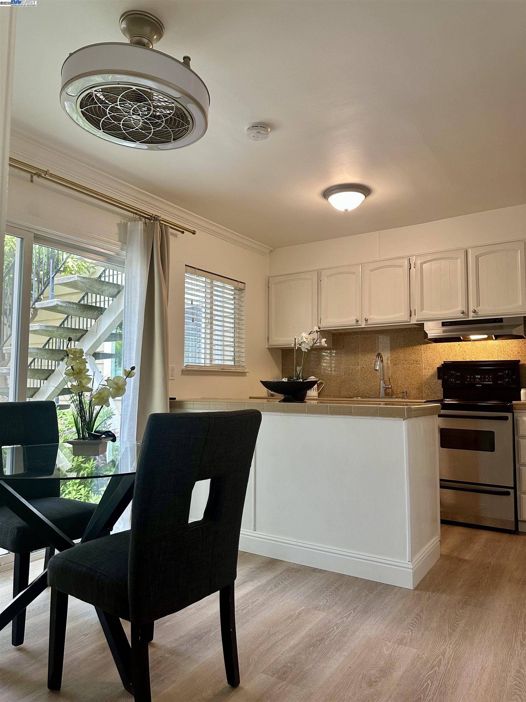 Moraga, CA 94556,1965 Ascot Dr. #13