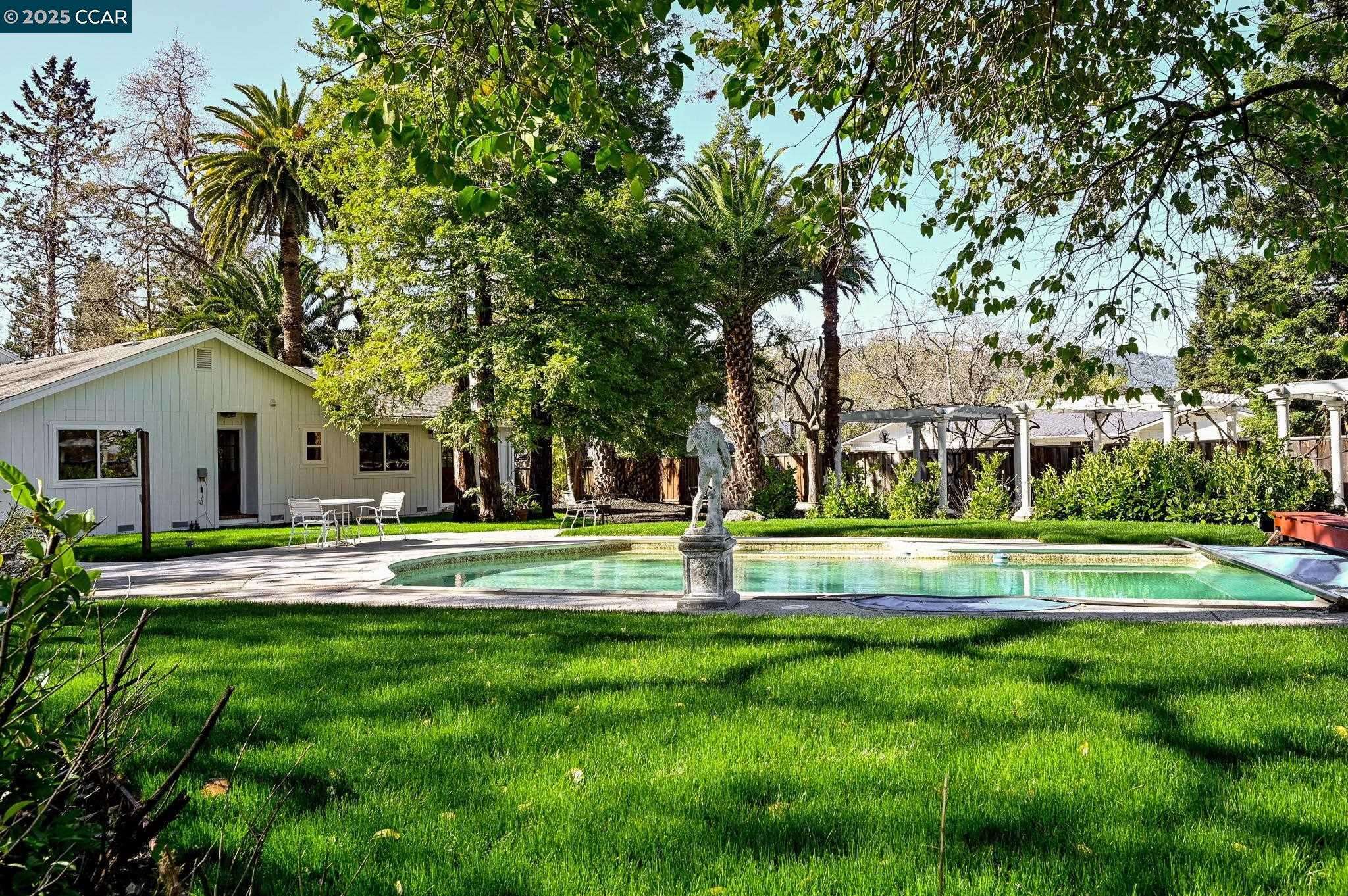 Danville, CA 94526,5 Buckeye Ln