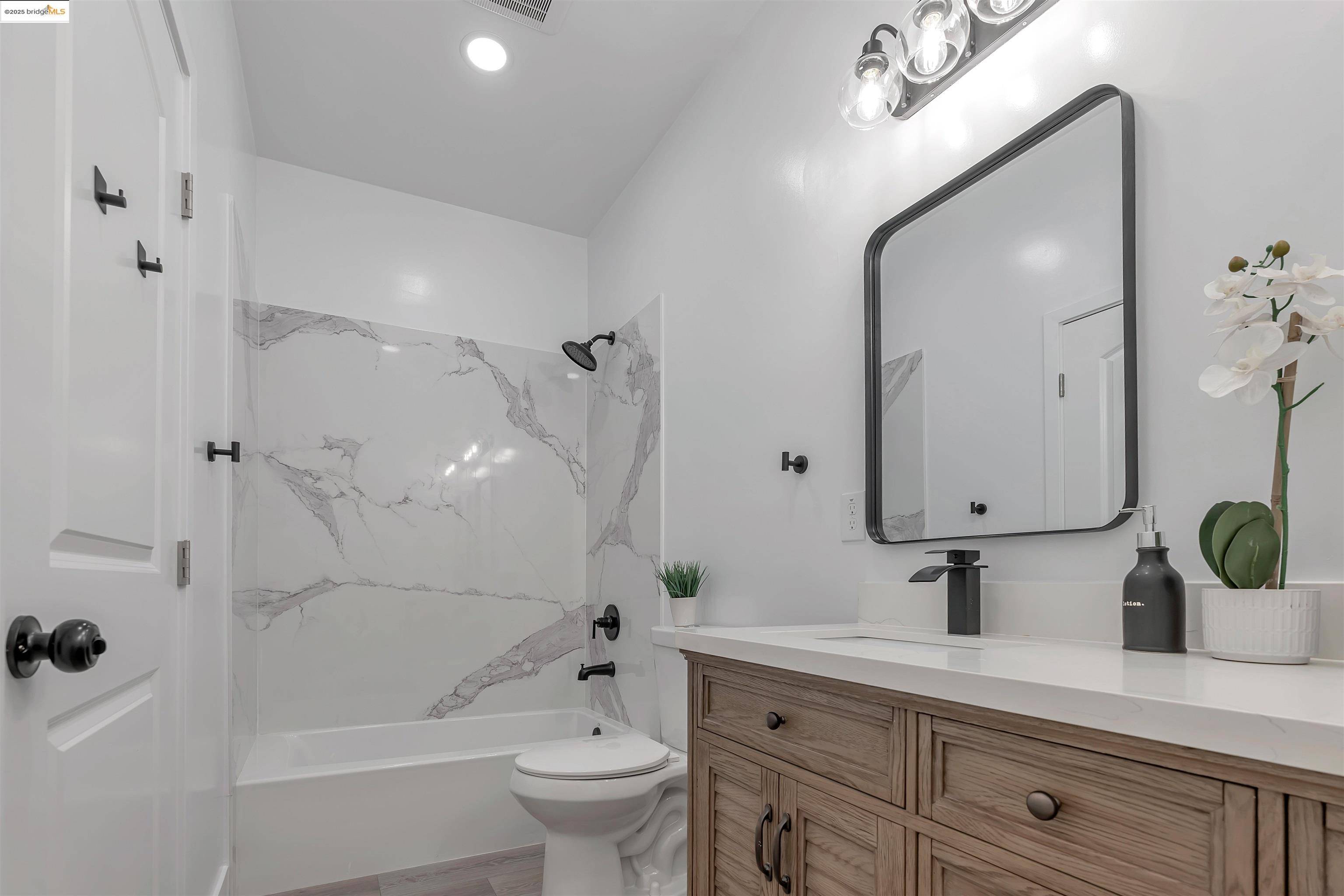 Richmond, CA 94801,221 4th