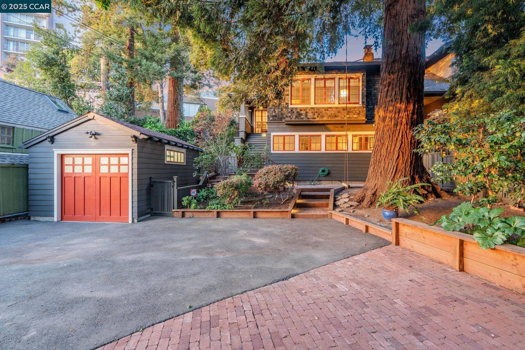 Oakland, CA 94611,240 Monte Vista Ave