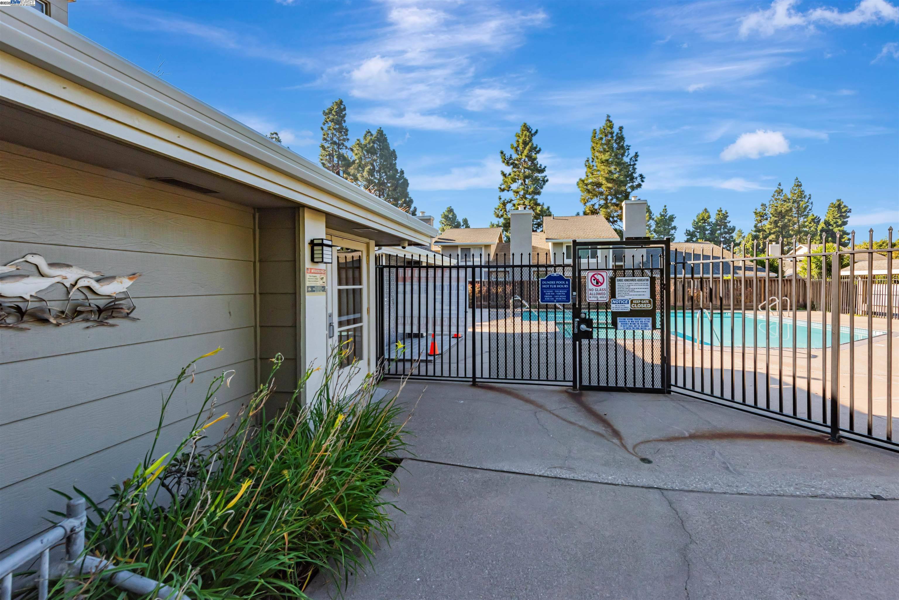 San Leandro, CA 94577,83 Cornwall Way