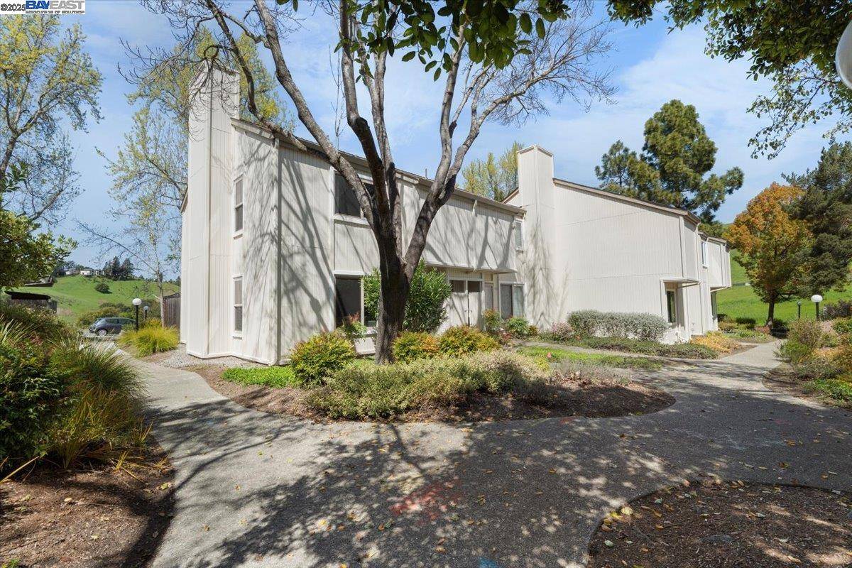 Moraga, CA 94556,427 Chalda Wy.