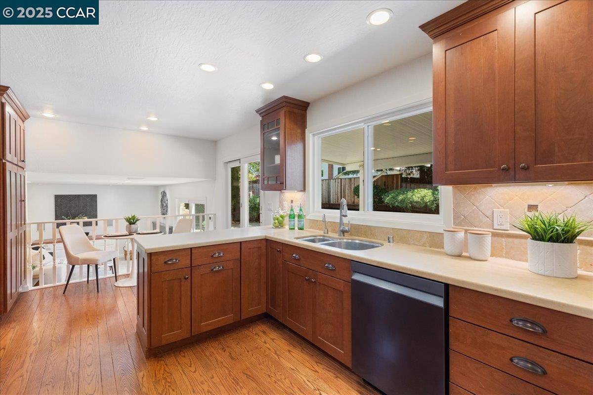 San Ramon, CA 94583,2551 Toltec Cir