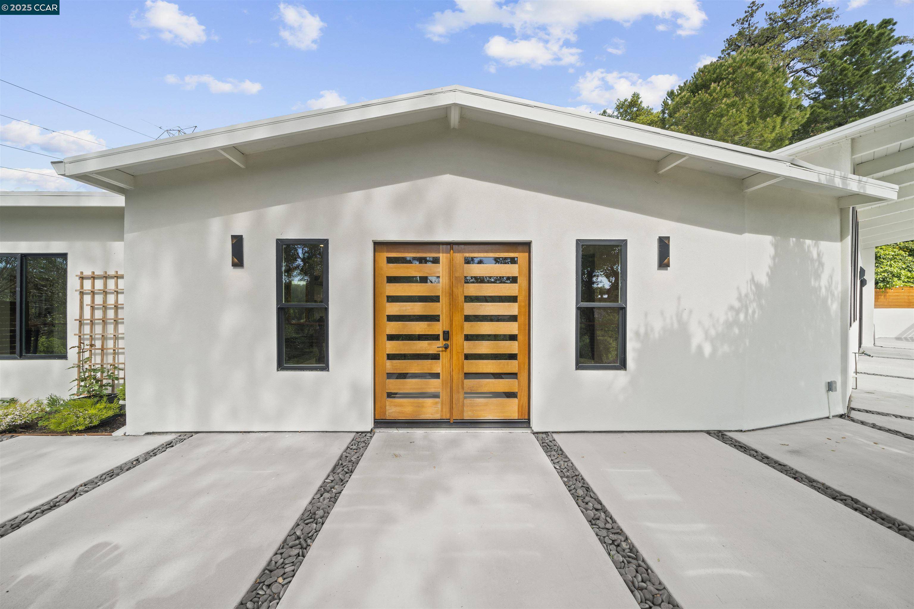Orinda, CA 94563,90 Estates Dr