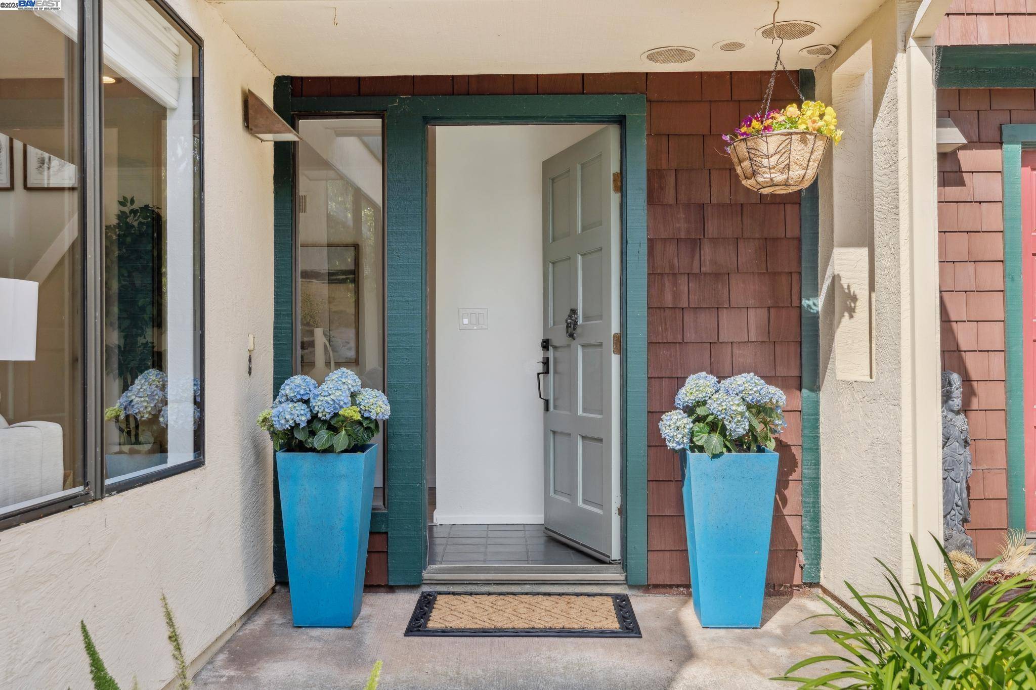 Alameda, CA 94502,1009 Ironwood Rd