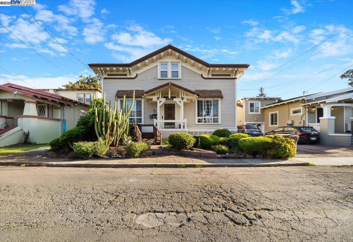Oakland, CA 94602,2550 Pleasant St