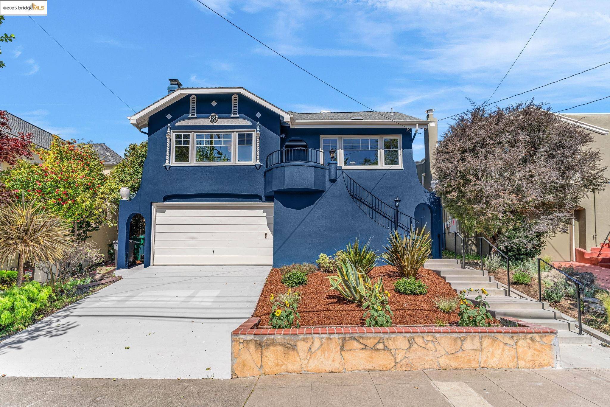 Oakland, CA 94610,3773 Lakeshore Ave