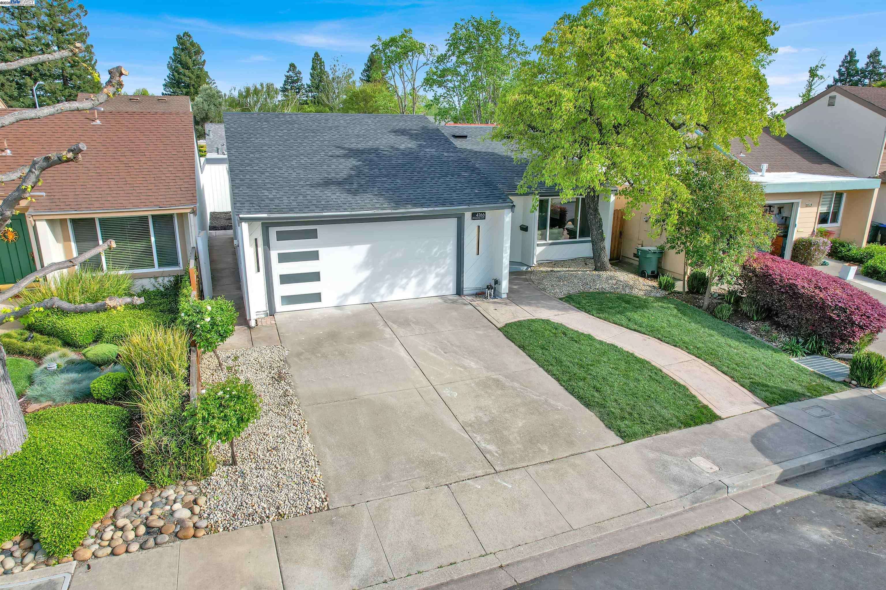 Pleasanton, CA 94566,4166 Peregrine Way