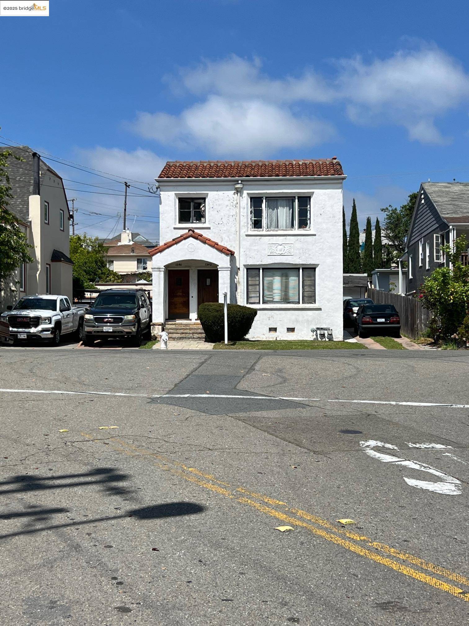 Oakland, CA 94602,1342 E 31St St