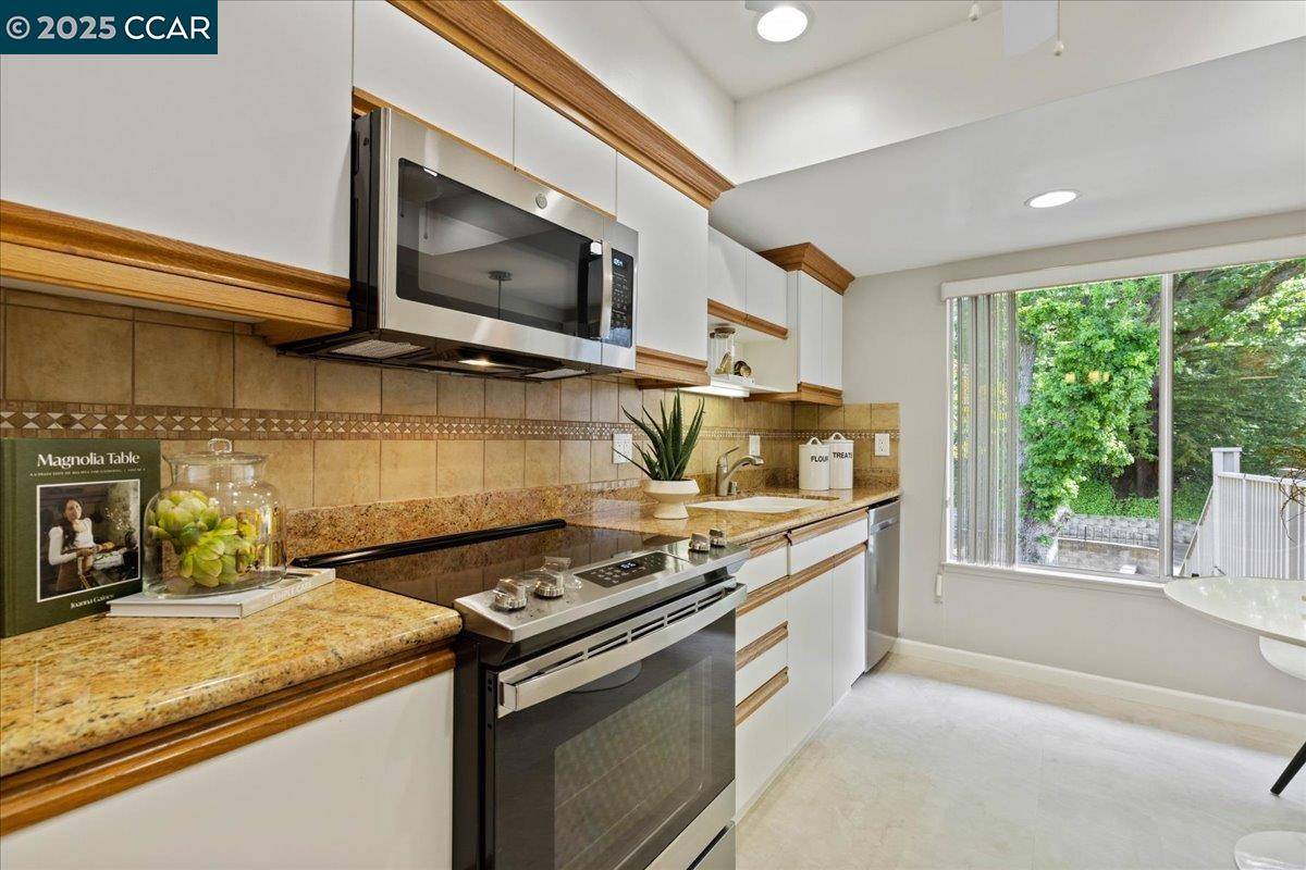 Walnut Creek, CA 94595,2055 Cactus Ct #3
