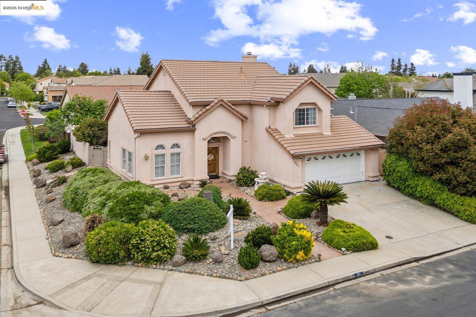 Turlock, CA 95382,851 Whispering Pines DR