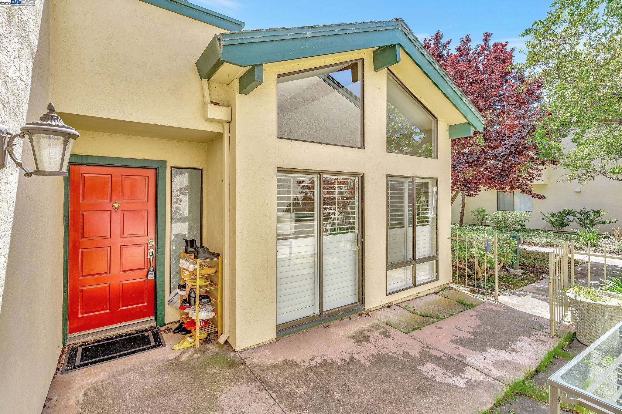 Alameda, CA 94502,818 Ironwood Rd