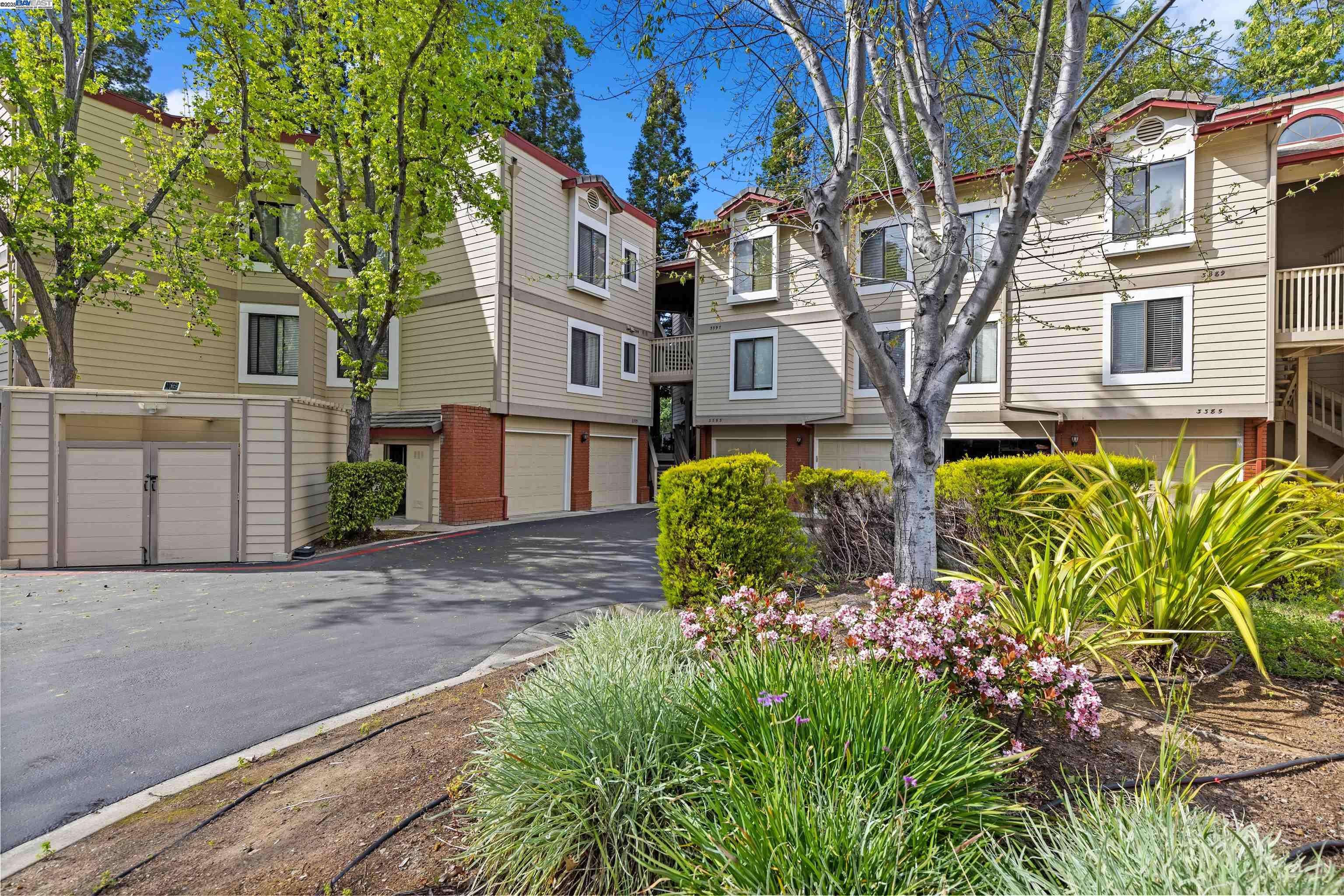Pleasanton, CA 94566,3393 Smoketree Commons Dr
