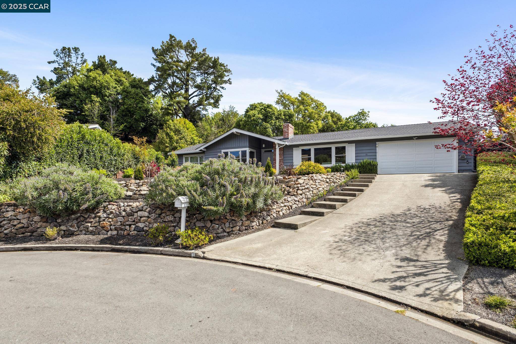 Orinda, CA 94563,15 Aspinwall Ct