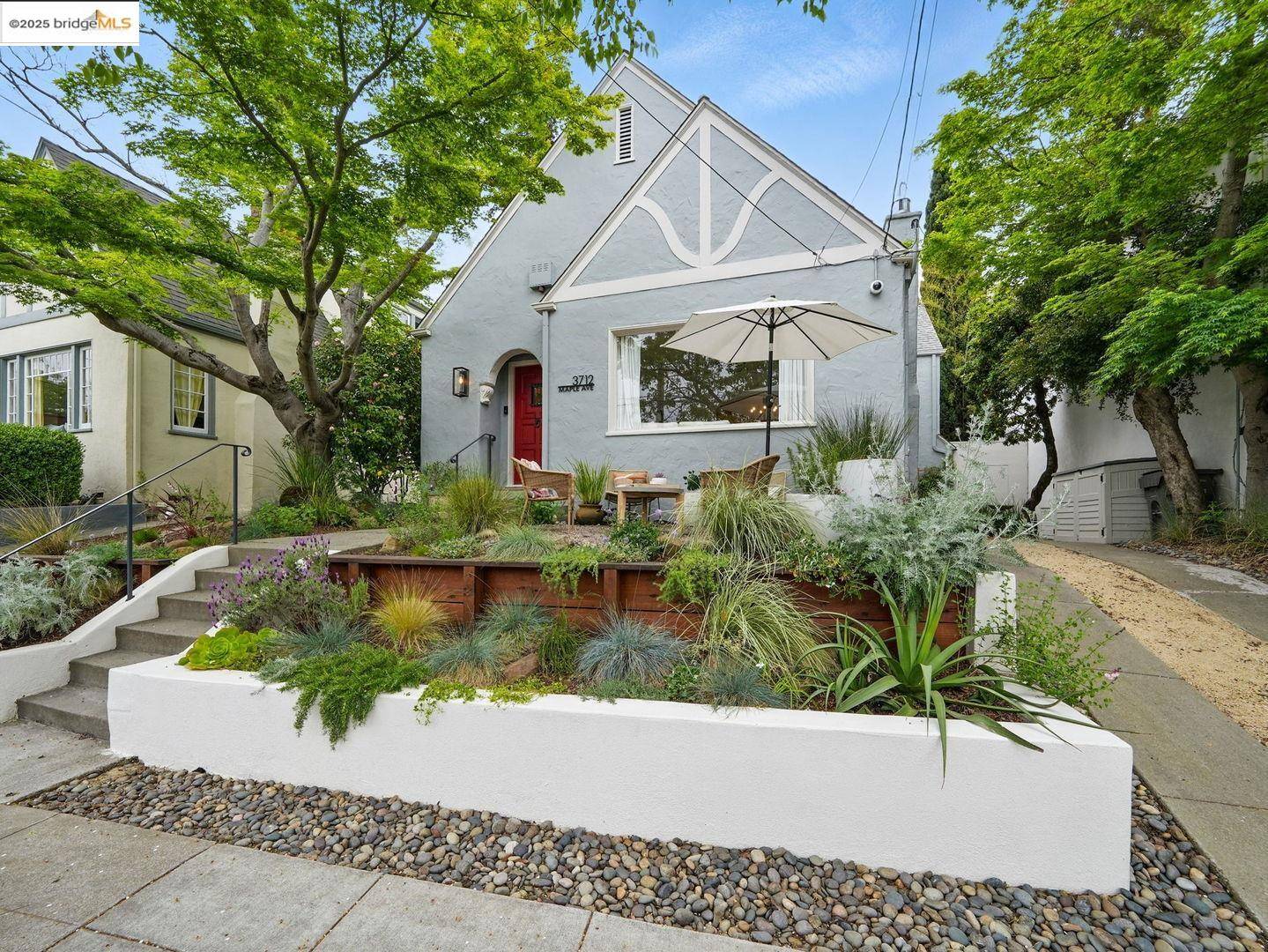Oakland, CA 94602,3712 Maple AVE