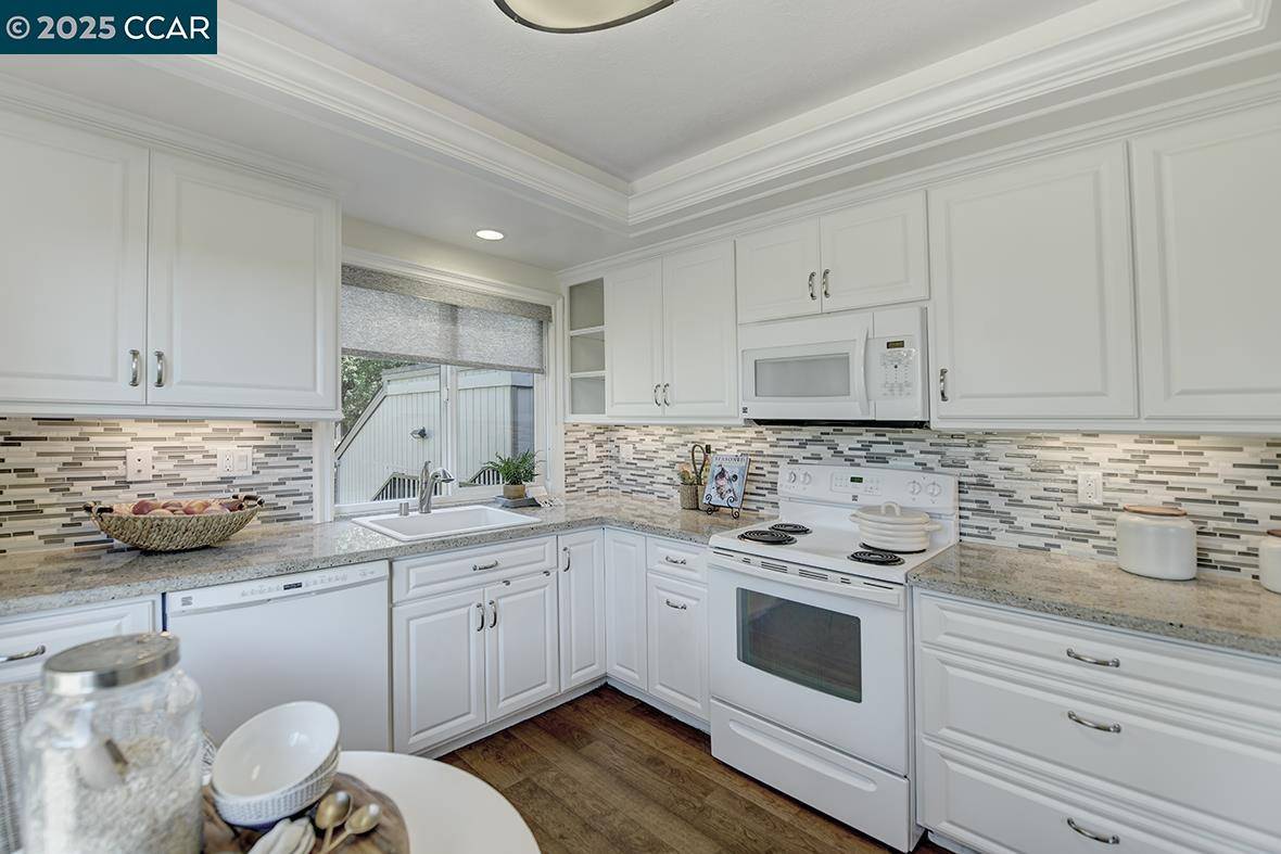 Walnut Creek, CA 94595,3258 Rossmoor Pkwy #3