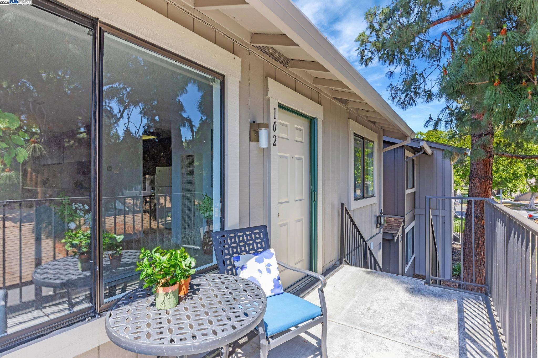Union City, CA 94587,102 Camino Plz