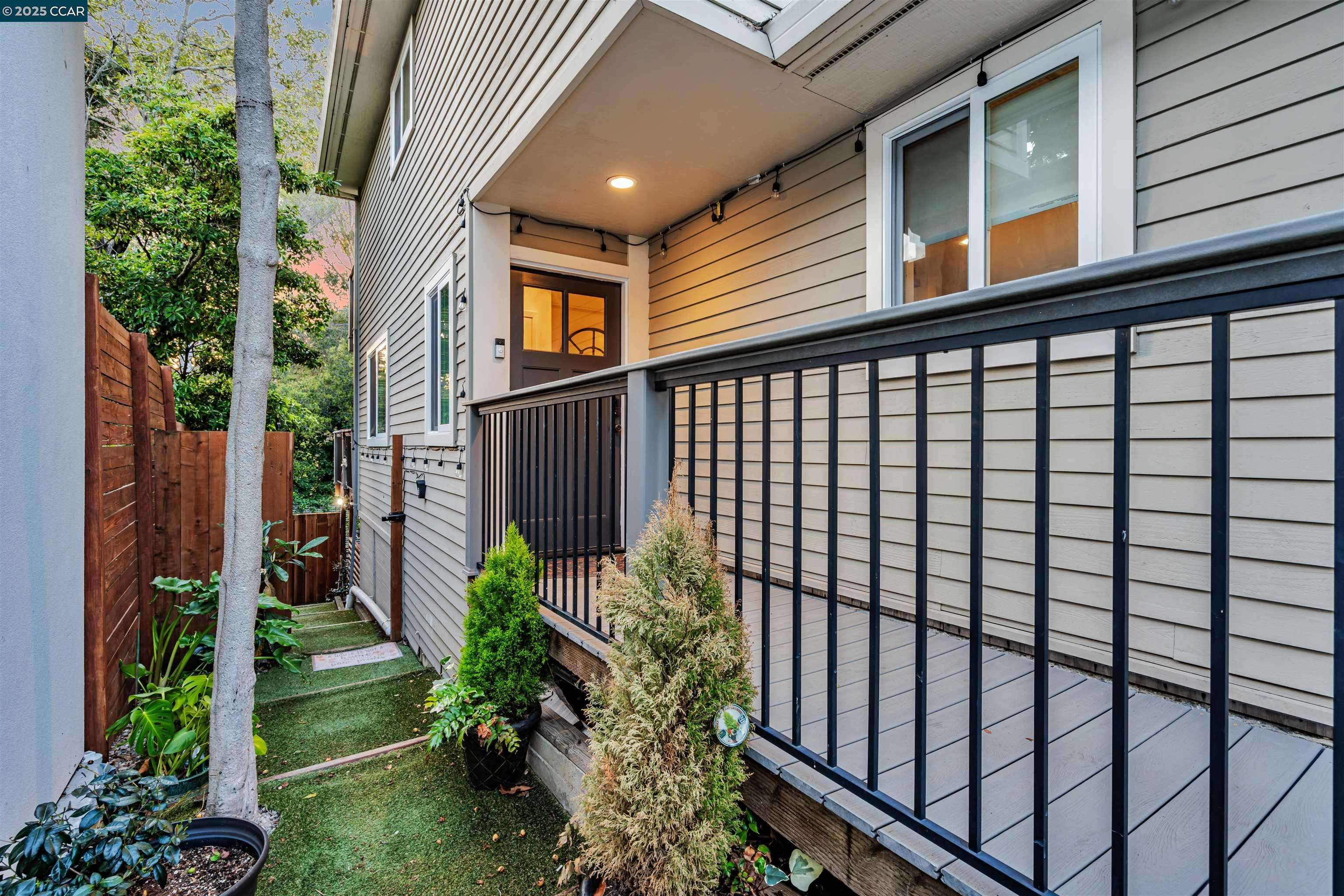 Oakland, CA 94619,4259 Knoll Avenue