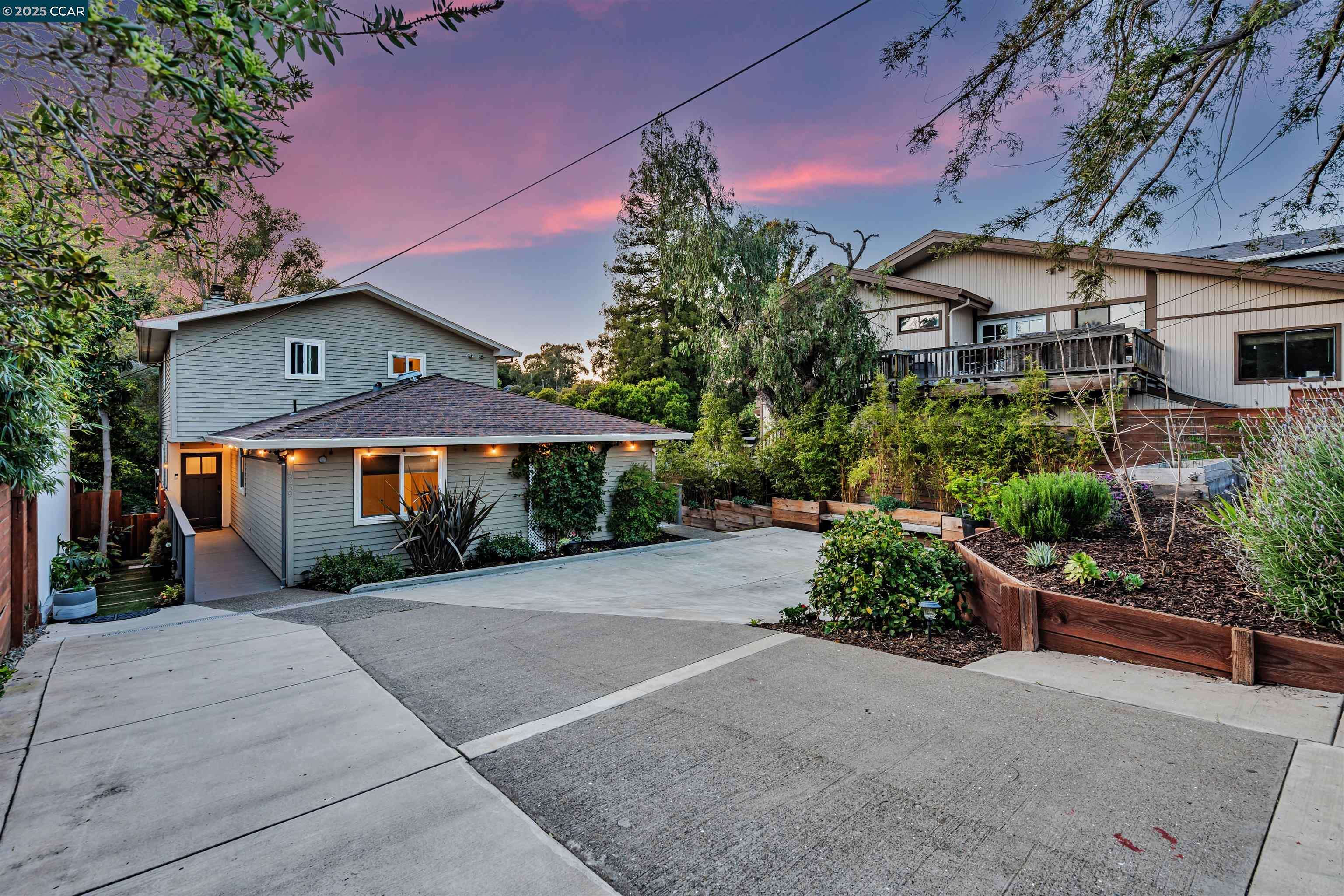 Oakland, CA 94619,4259 Knoll Avenue