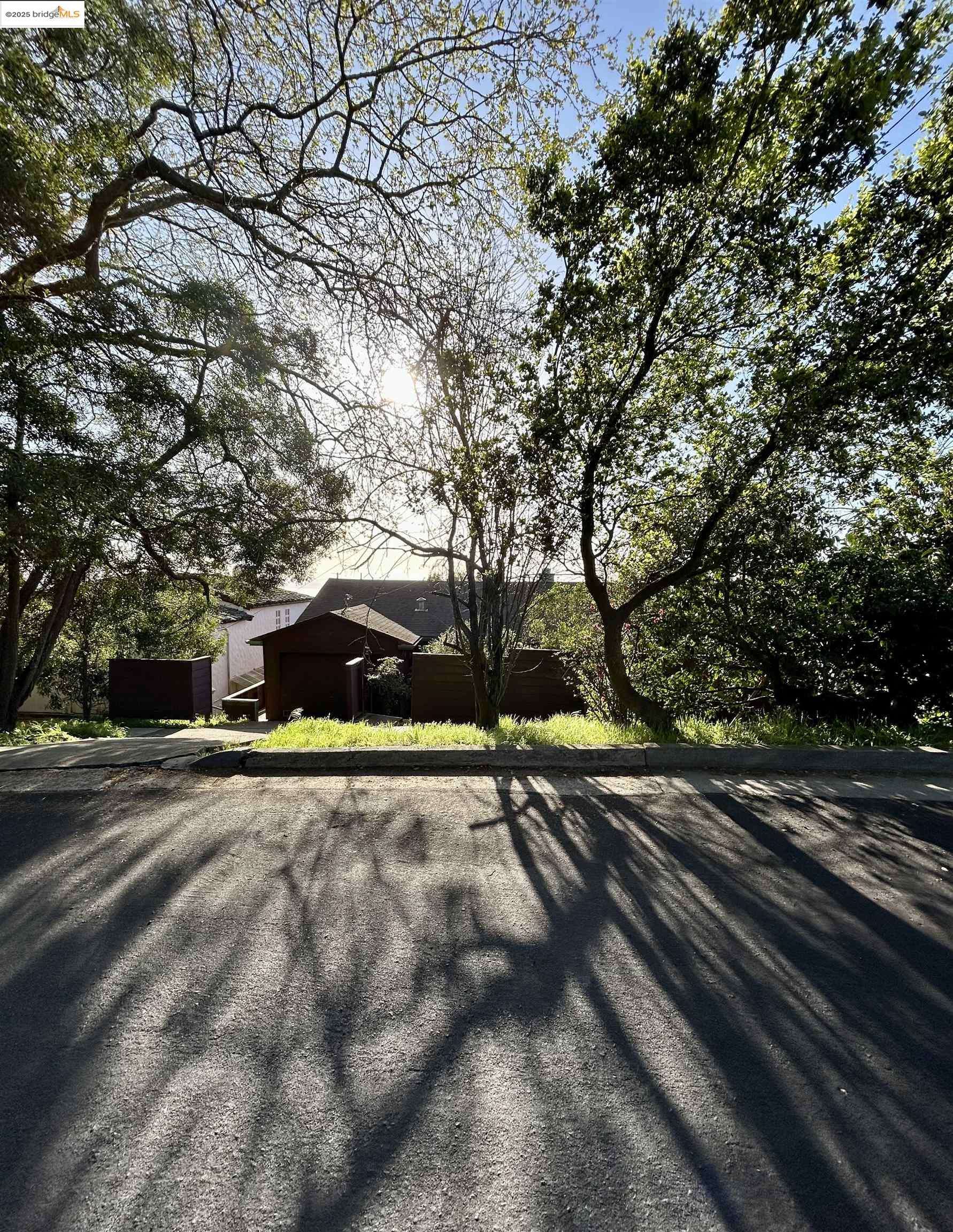 Berkeley, CA 94708,582 Euclid Ave