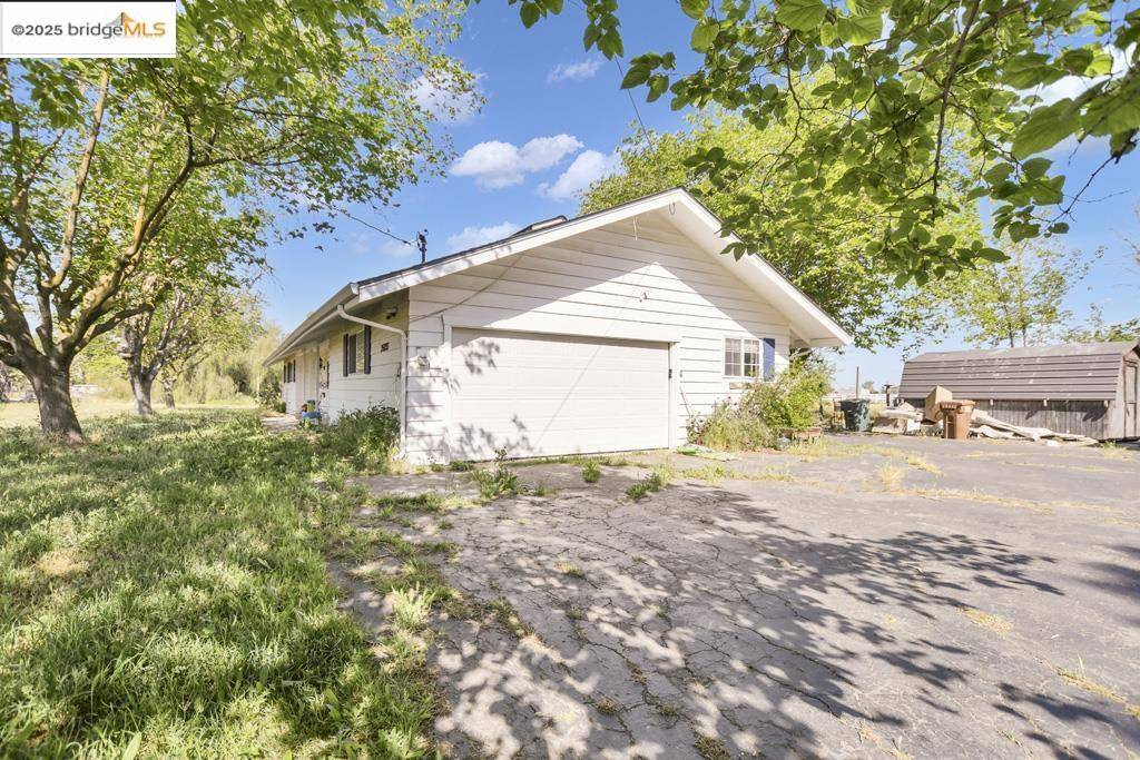 Brentwood, CA 94513,26893 Marsh Creek Rd