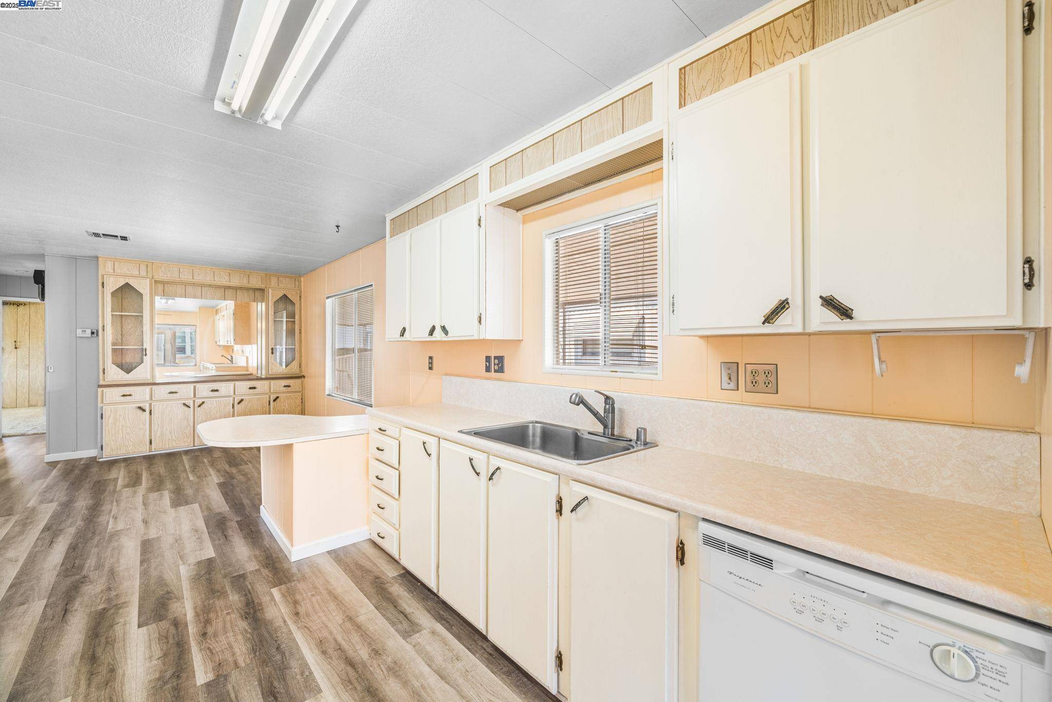 San Leandro, CA 94579,112 Santa Teresa