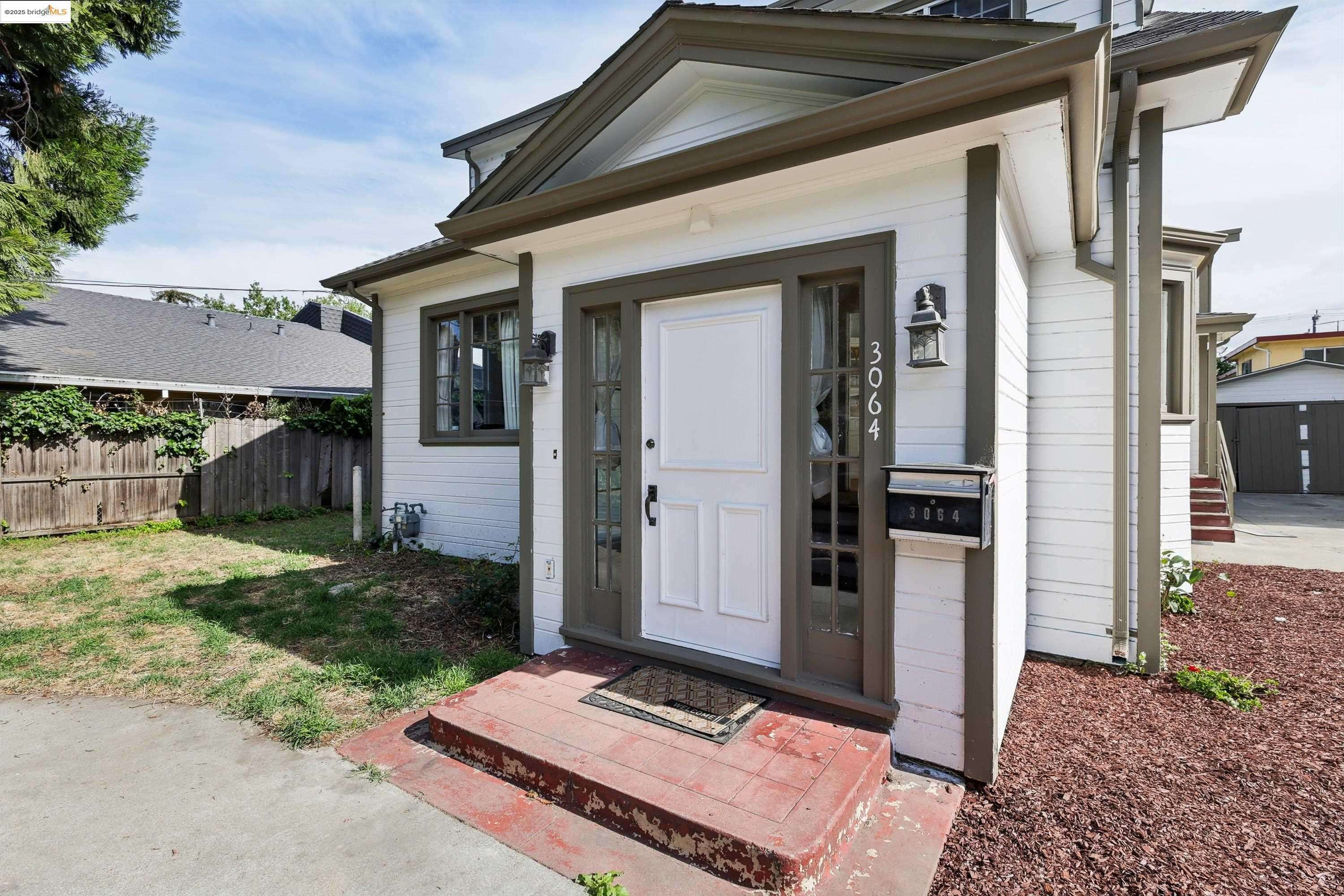 Oakland, CA 94601,3064 E 15Th St
