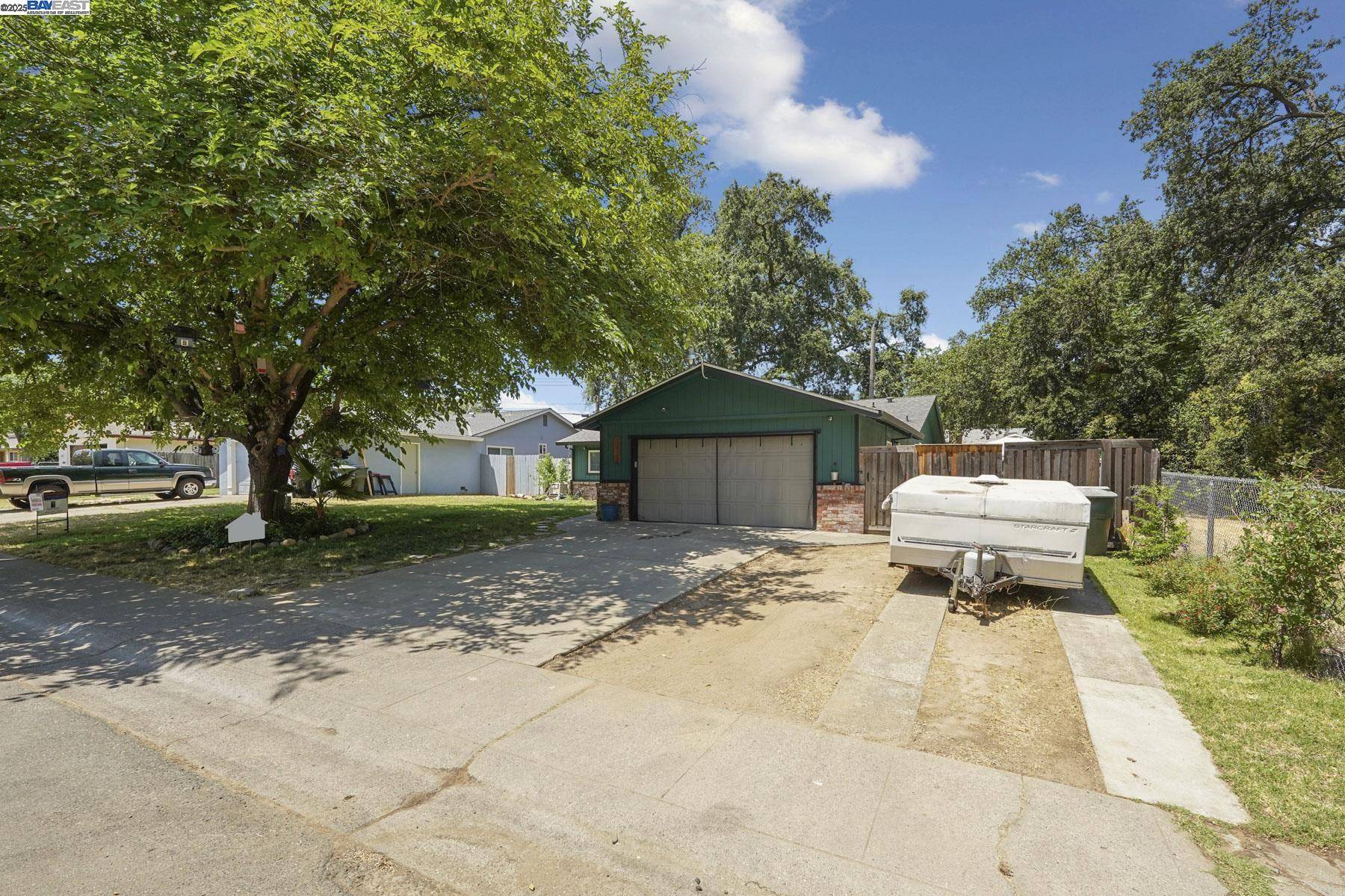 Carmichael, CA 95608,5913 Woodleigh Dr