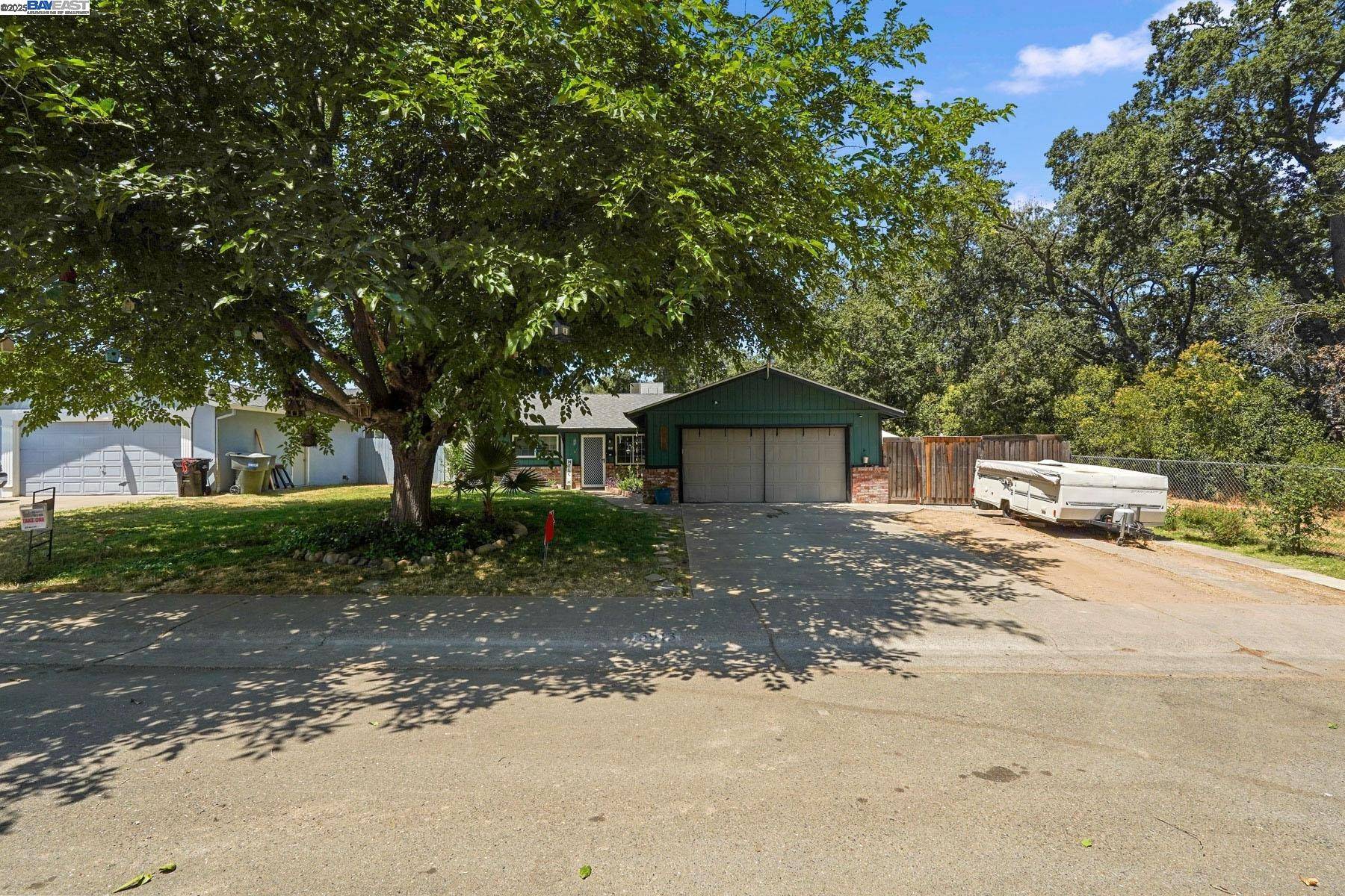 Carmichael, CA 95608,5913 Woodleigh Dr