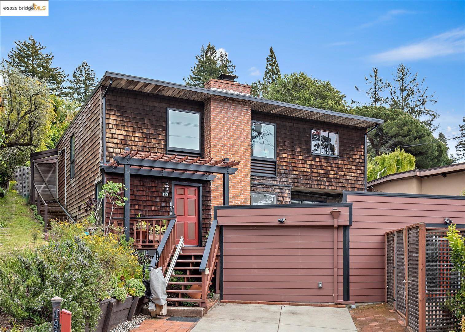 Berkeley, CA 94708,199 Fairlawn Dr