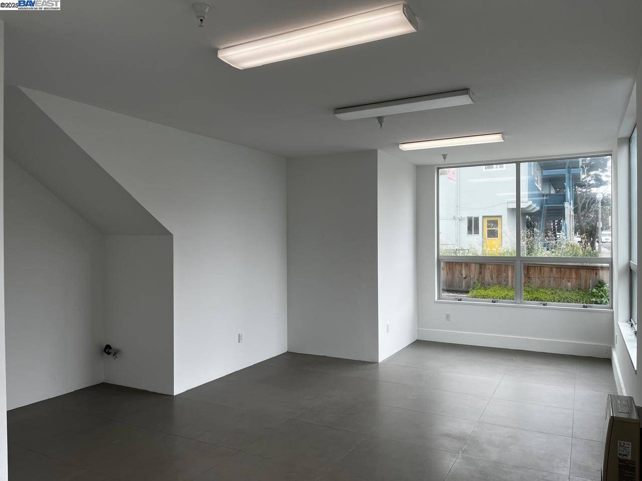Pacifica, CA 94044,411 Dondee St Unit A