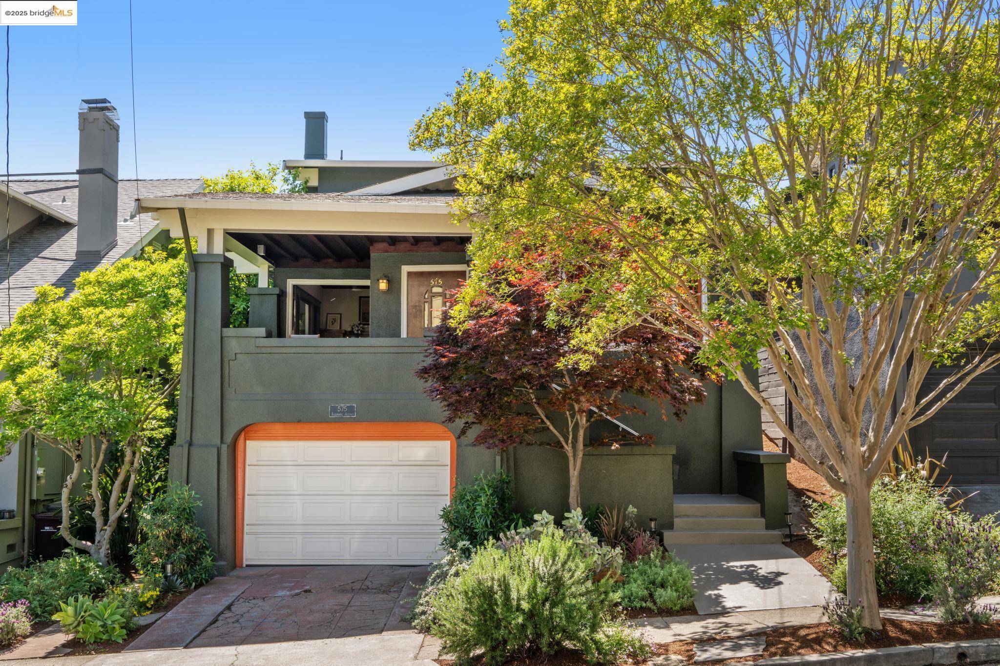 Oakland, CA 94610,575 Kenmore Ave