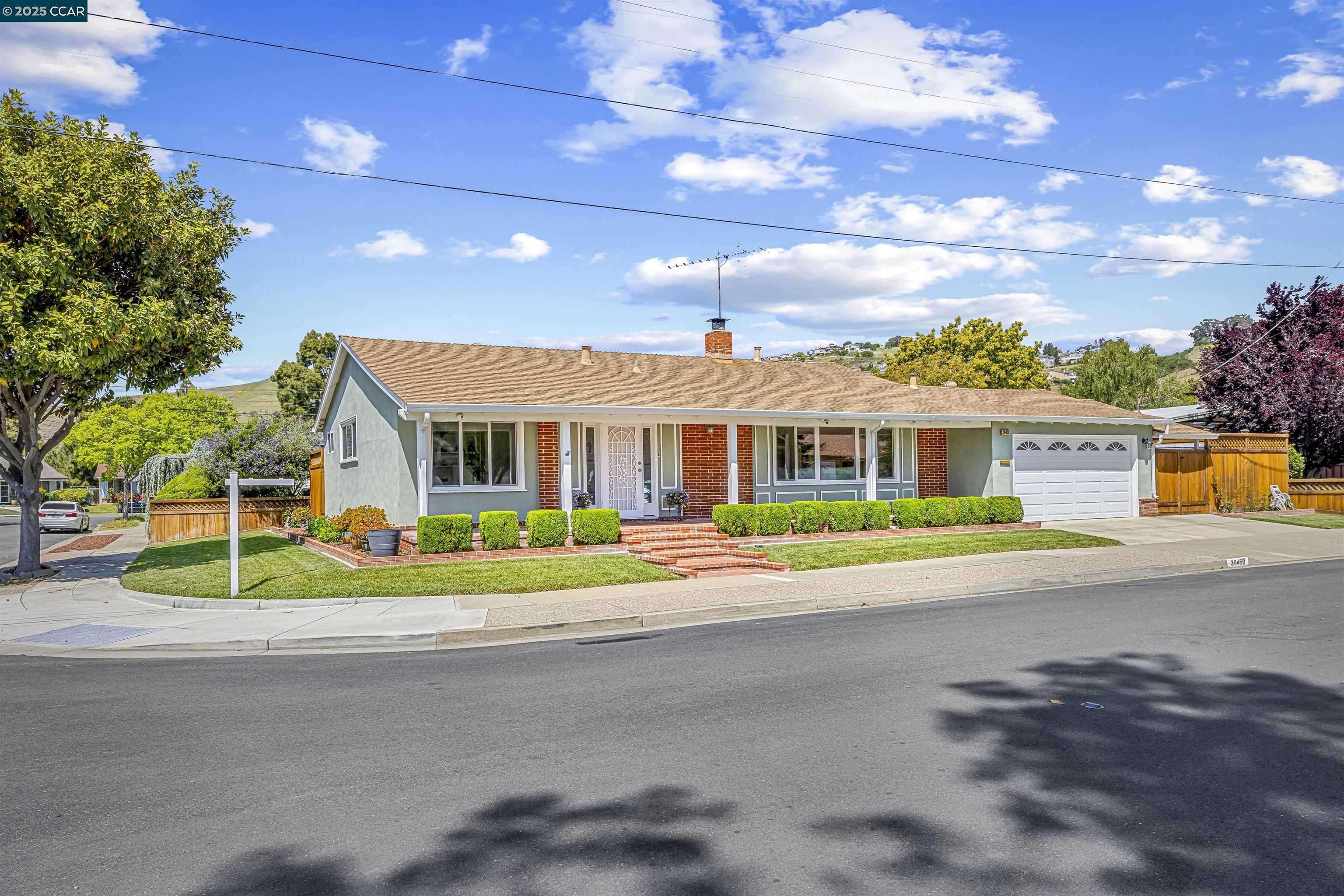 Hayward, CA 94544,30450 Oakmont Way