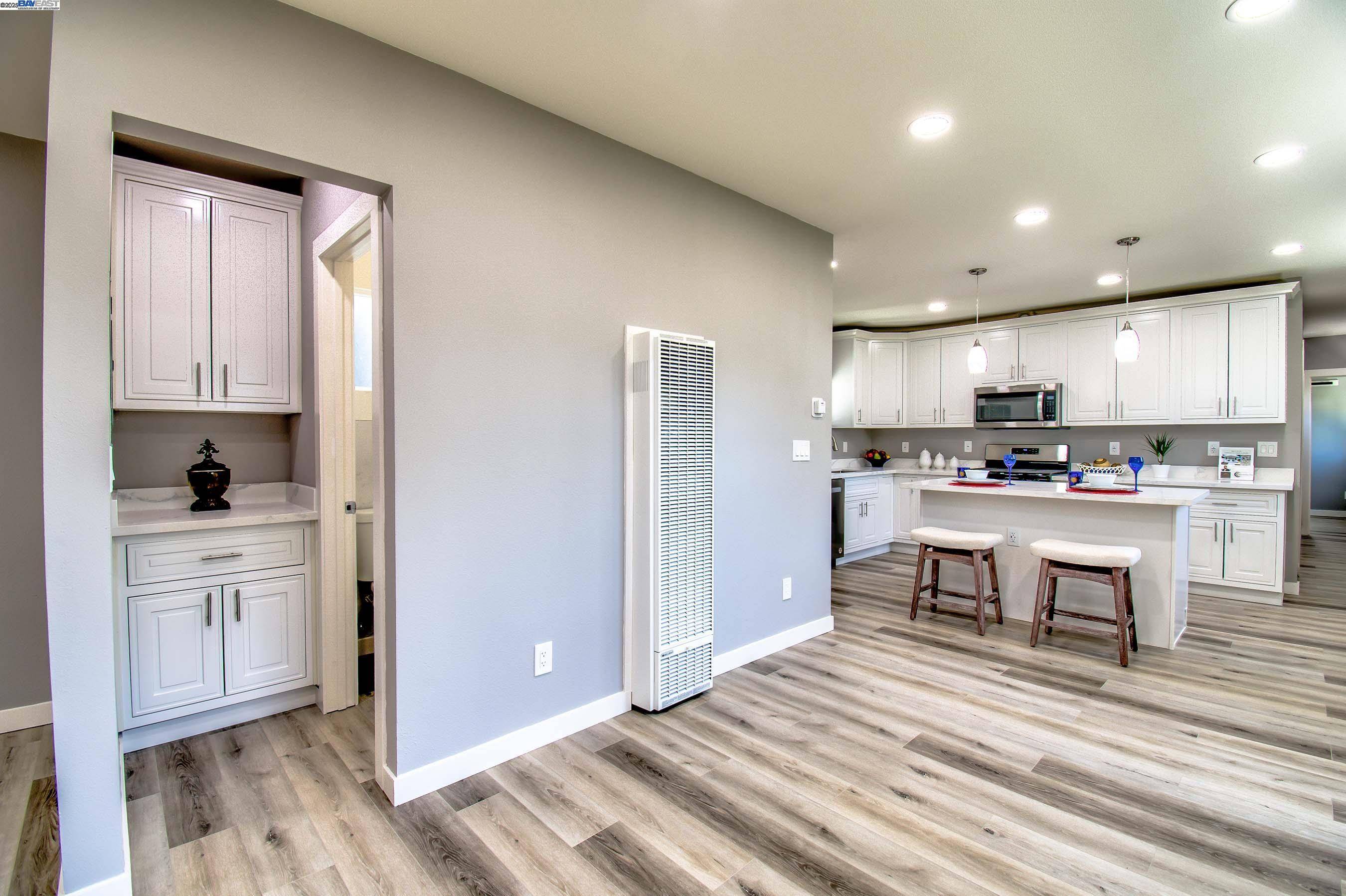 Oakland, CA 94621,8617 A St
