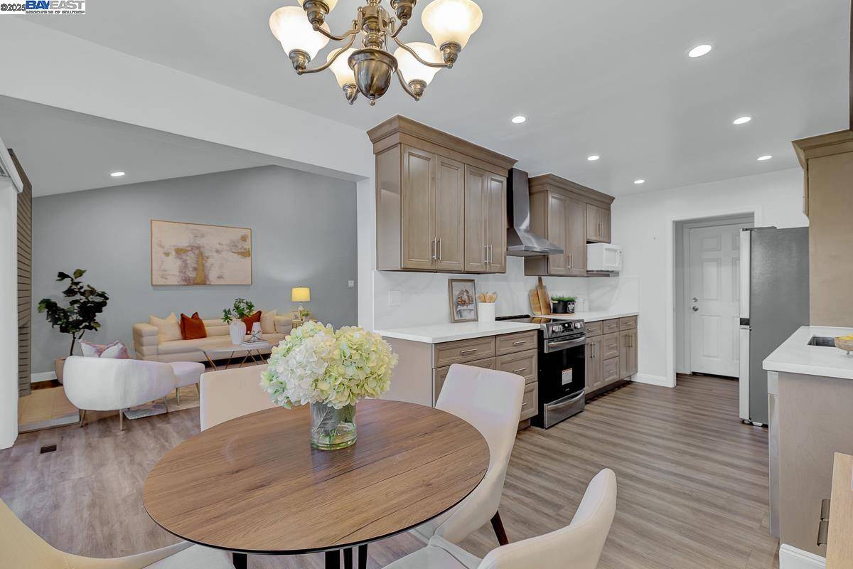 Dublin, CA 94568,7876 Gate Way
