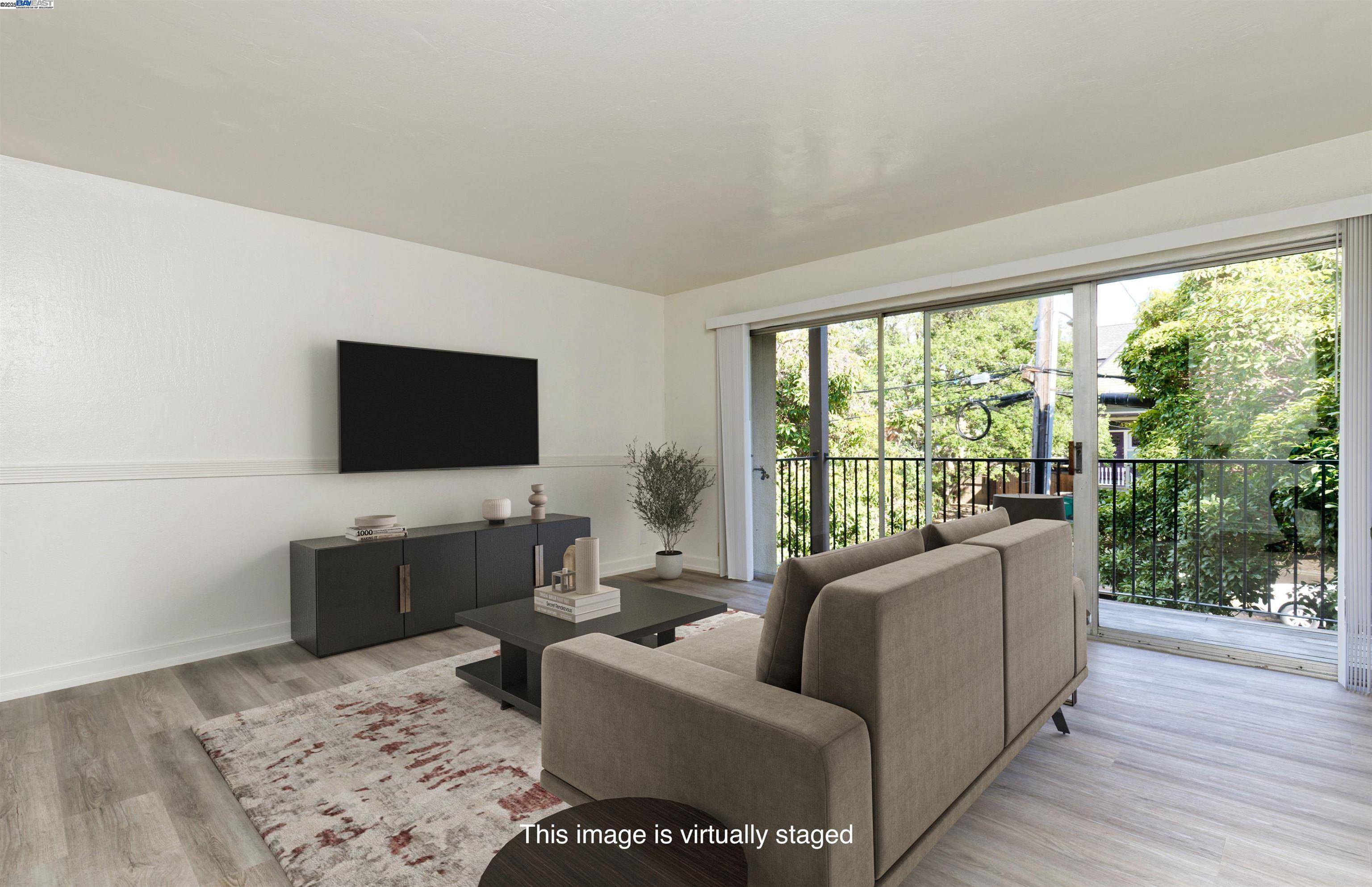 Oakland, CA 94610,425 Orange St #212
