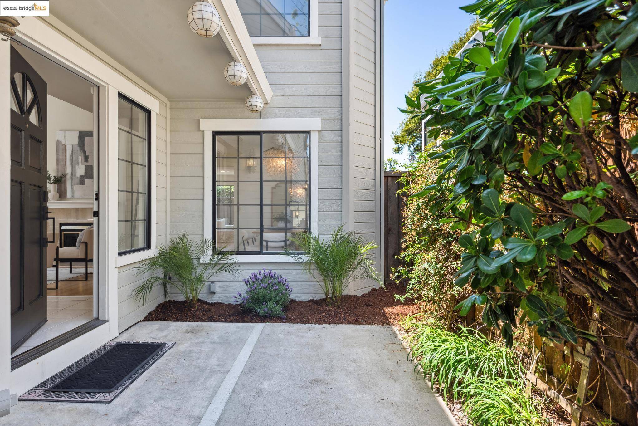 Alameda, CA 94502,1035 Foster Street
