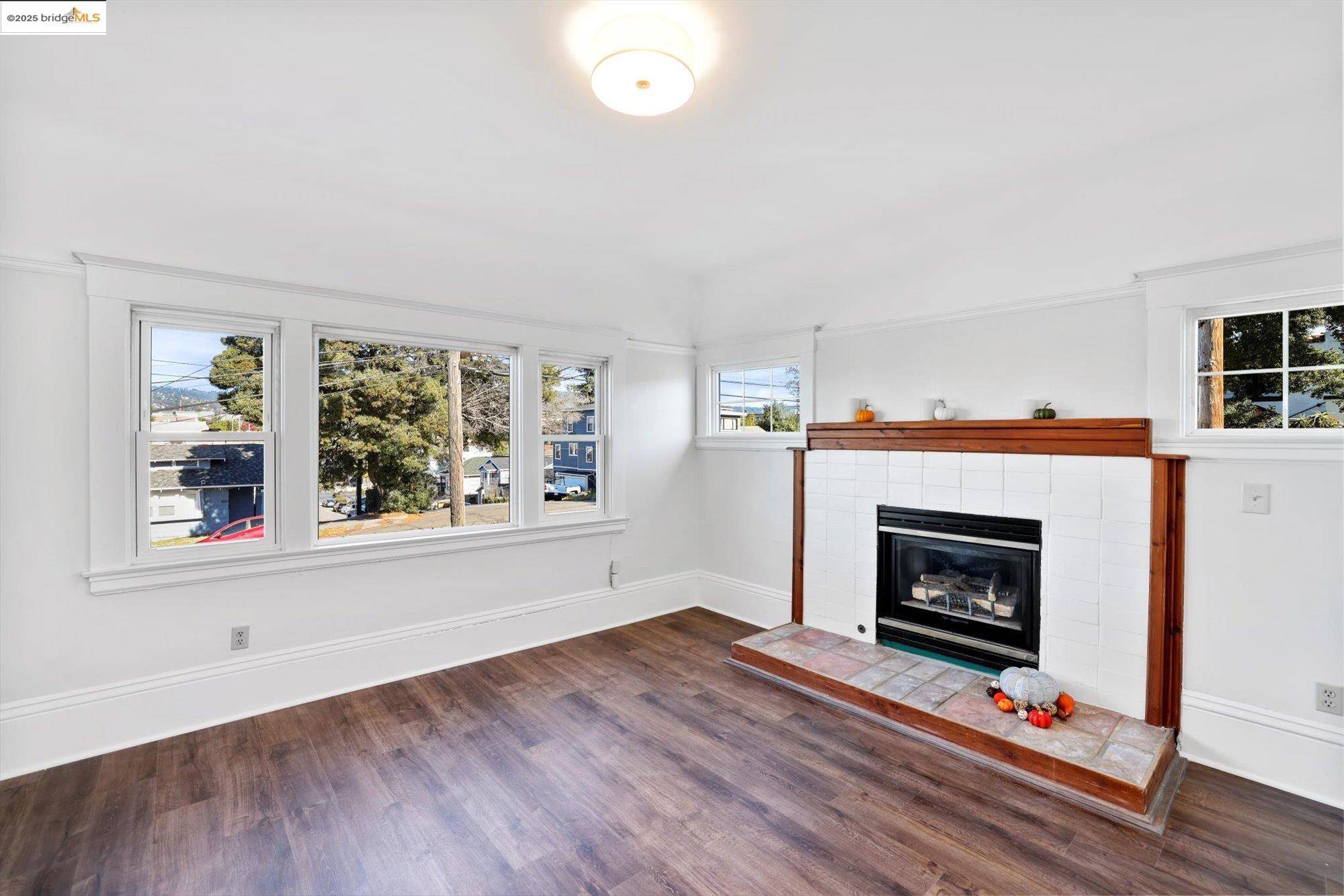 Oakland, CA 94606,1641 E 20th Street