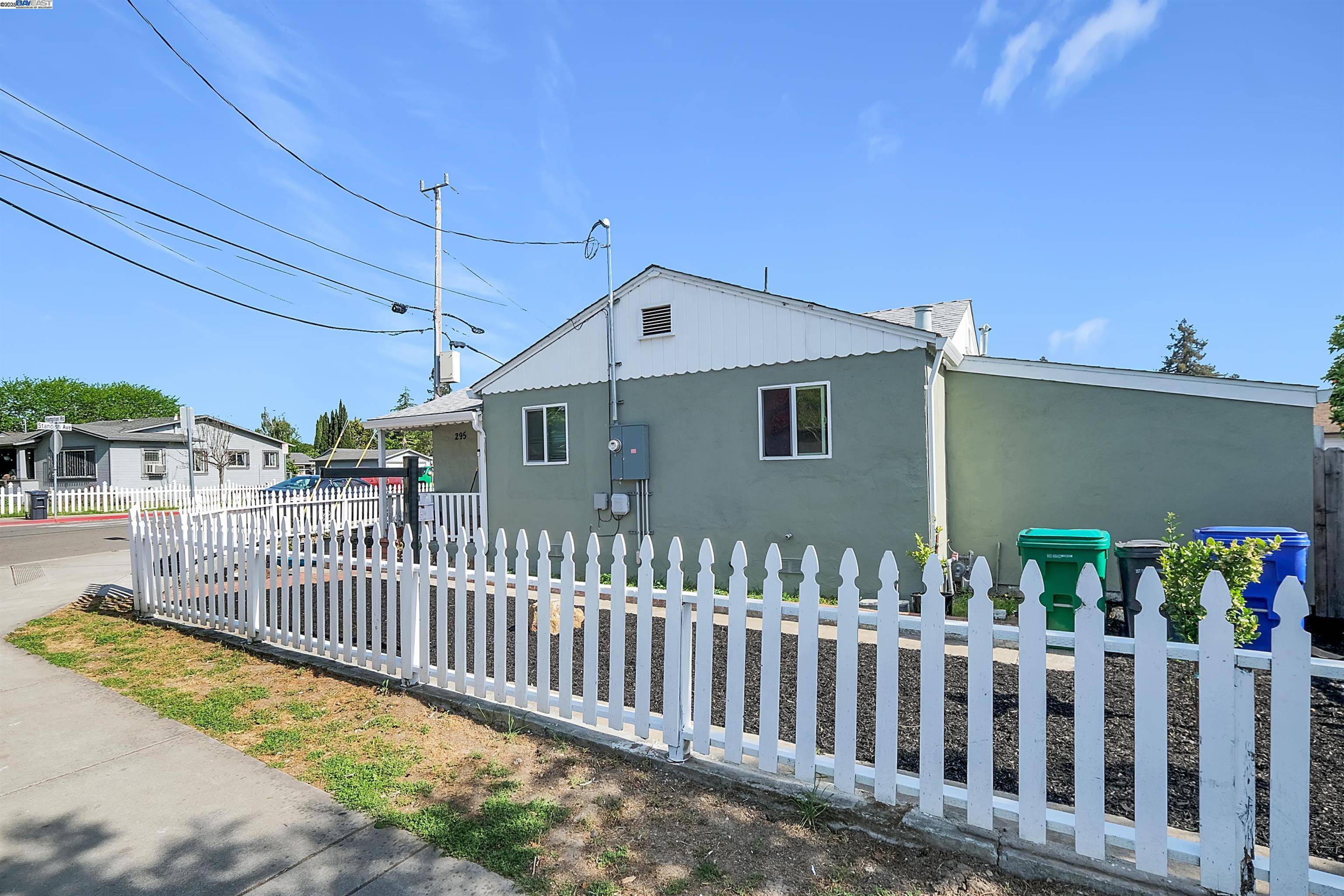 Hayward, CA 94541,295 Hampton Road