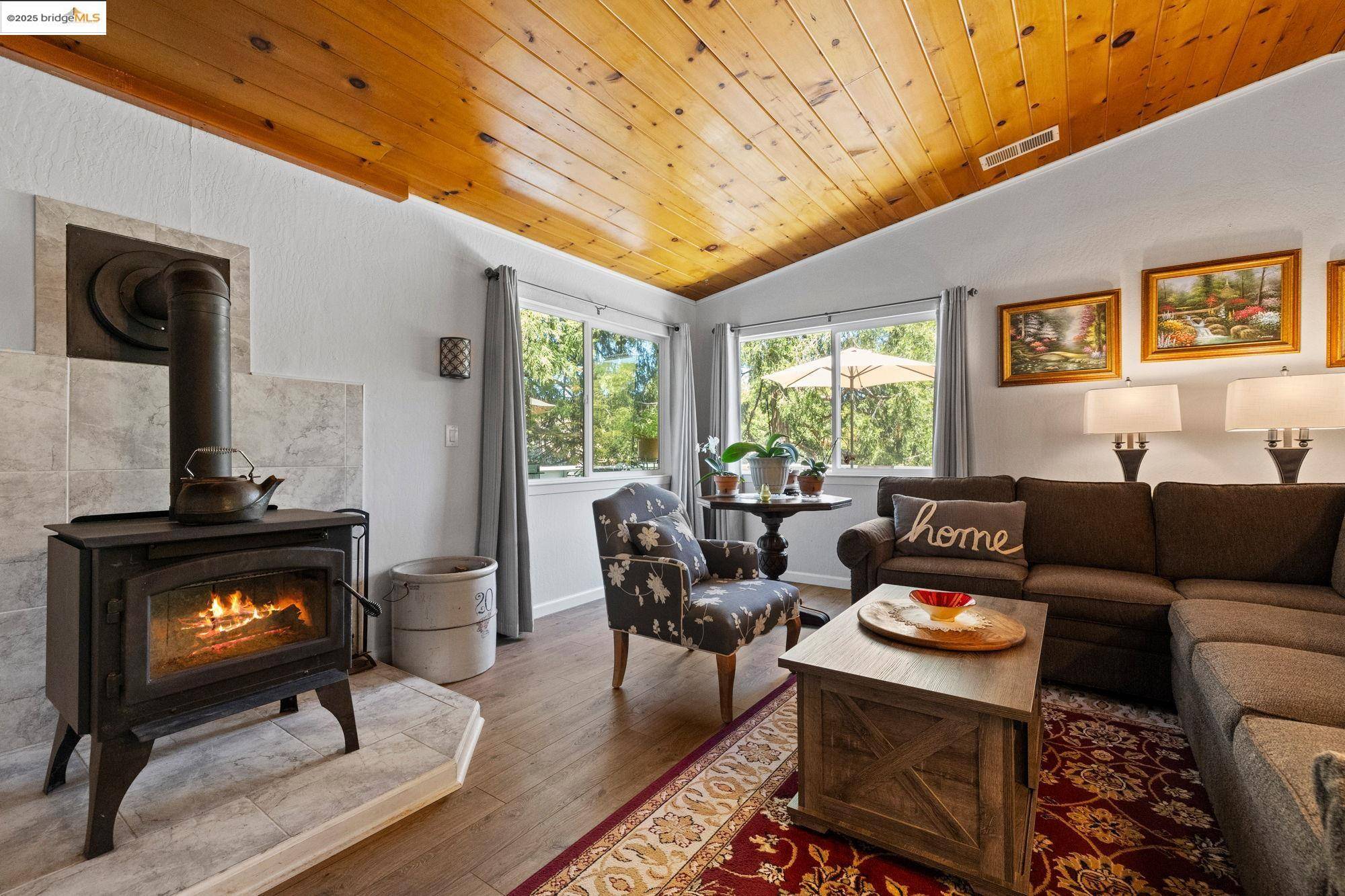 Sonora, CA 95370,21570 Eel River Dr
