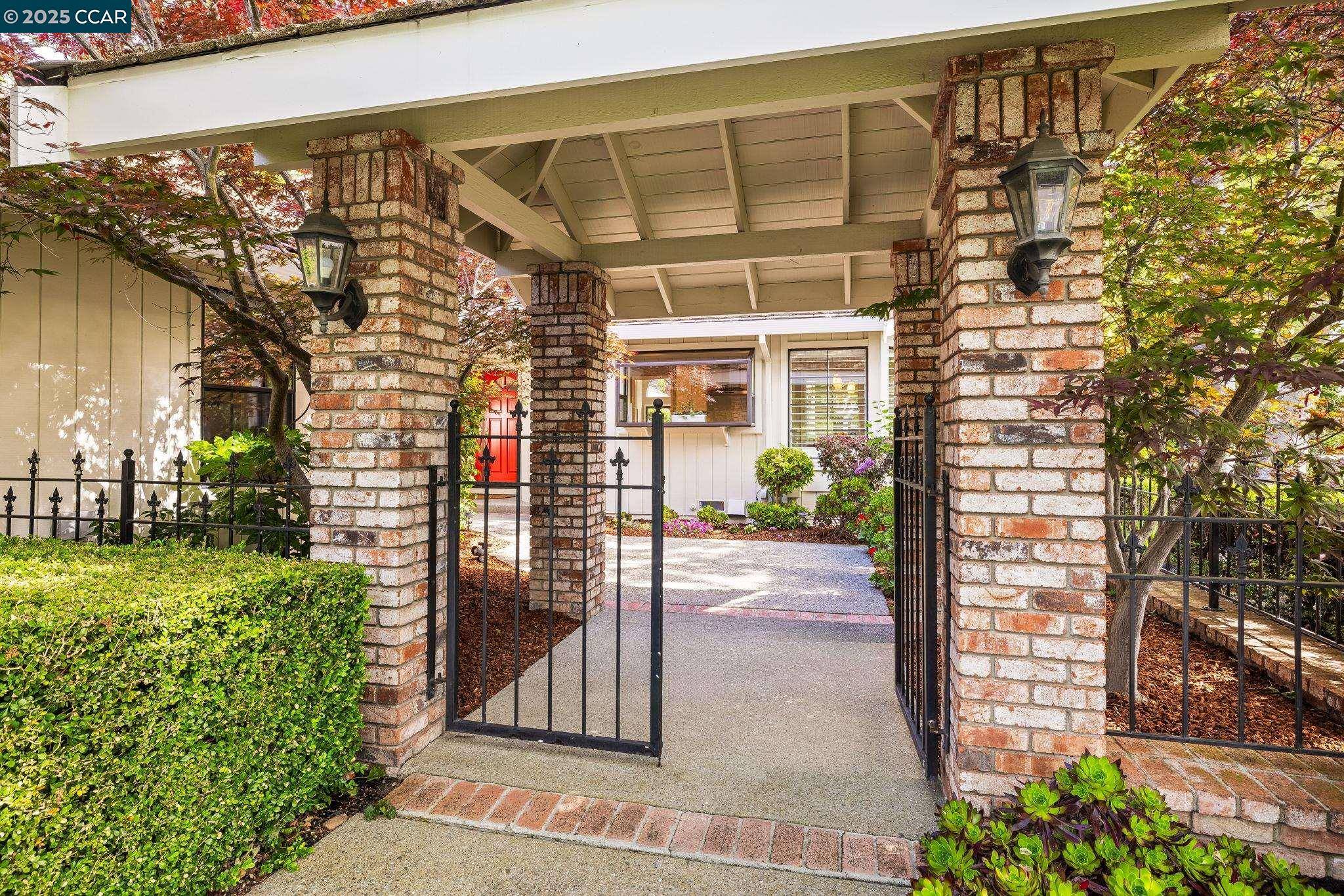 Danville, CA 94506,230 Live Oak Dr