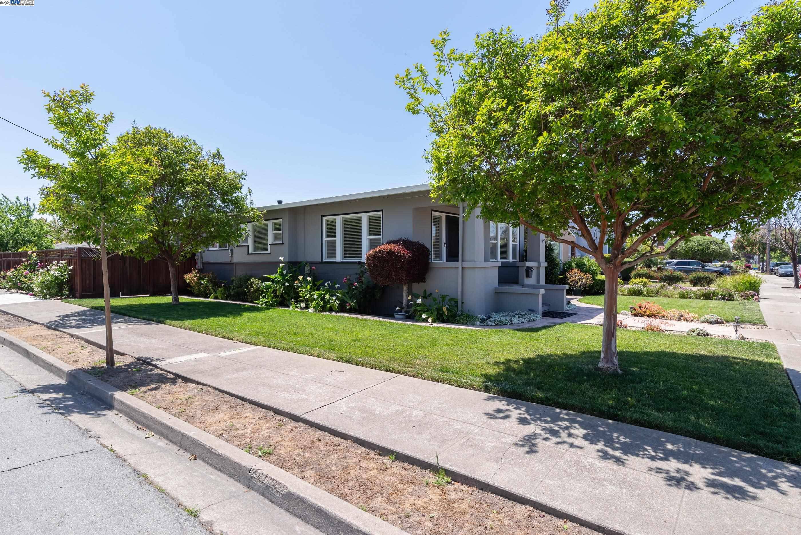 San Leandro, CA 94577,697 Maud Ave
