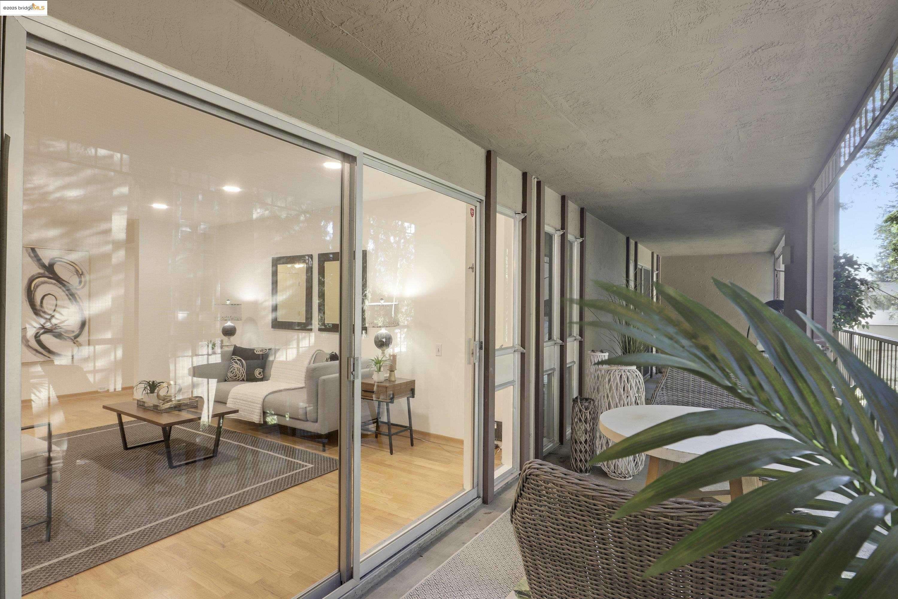Oakland, CA 94611,323 Monte Vista Ave #107