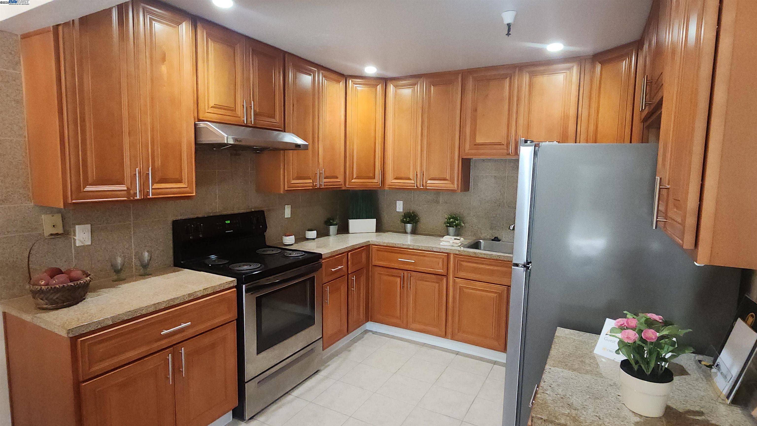 Hayward, CA 94541,1775 Panda Way #104