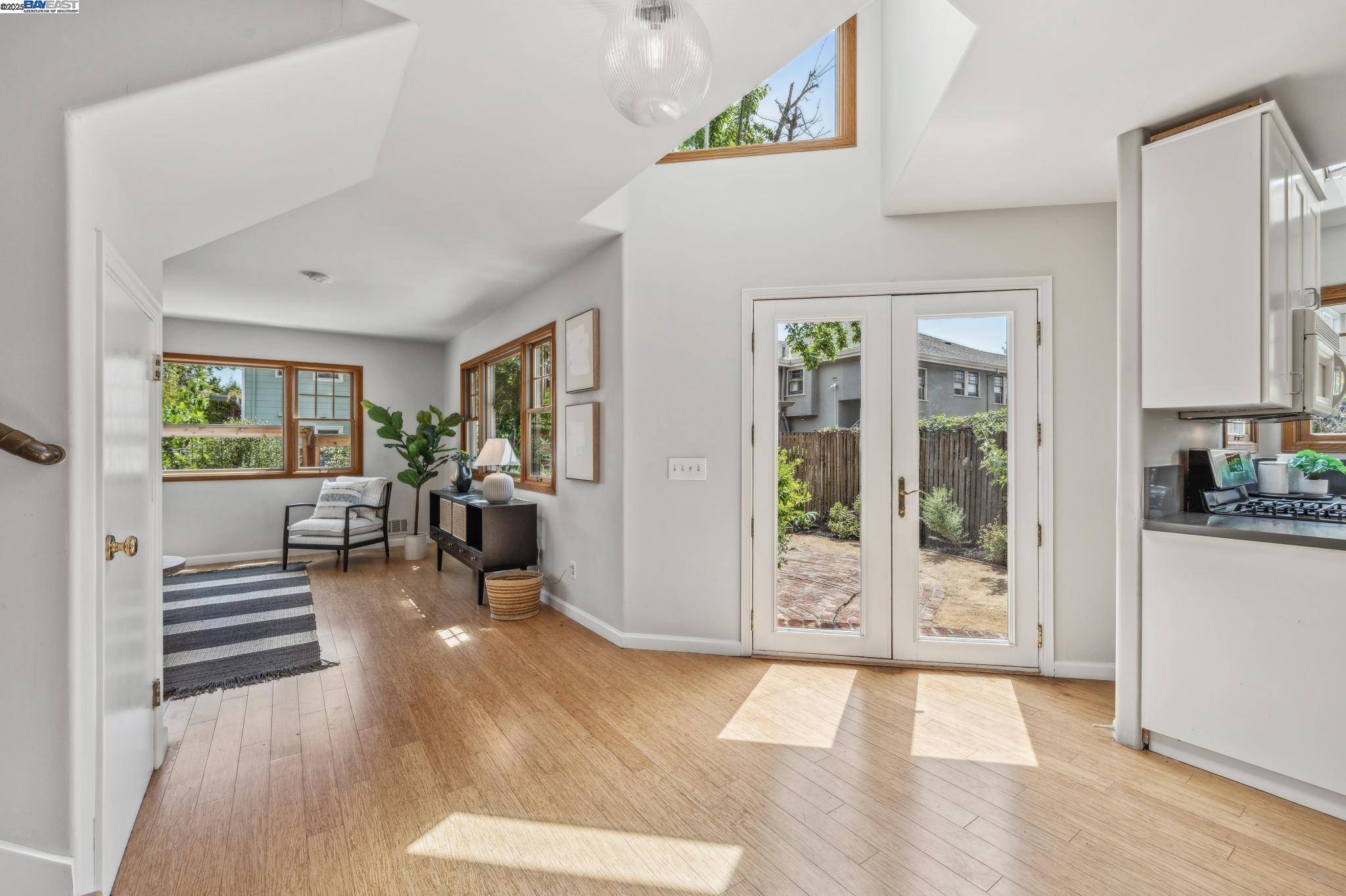 Berkeley, CA 94709,1417 Oxford St #2