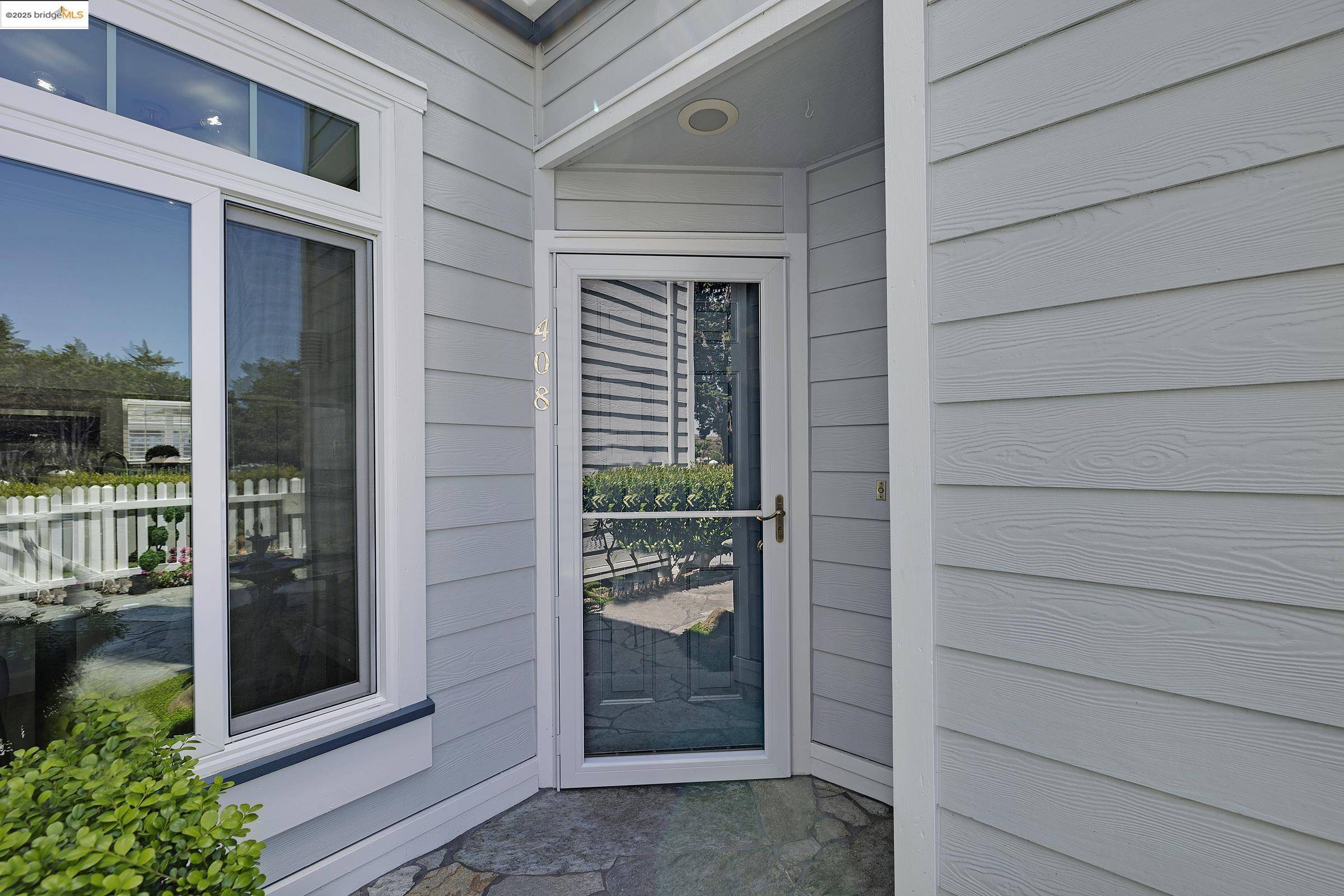 Richmond, CA 94804,408 Commodore Dr