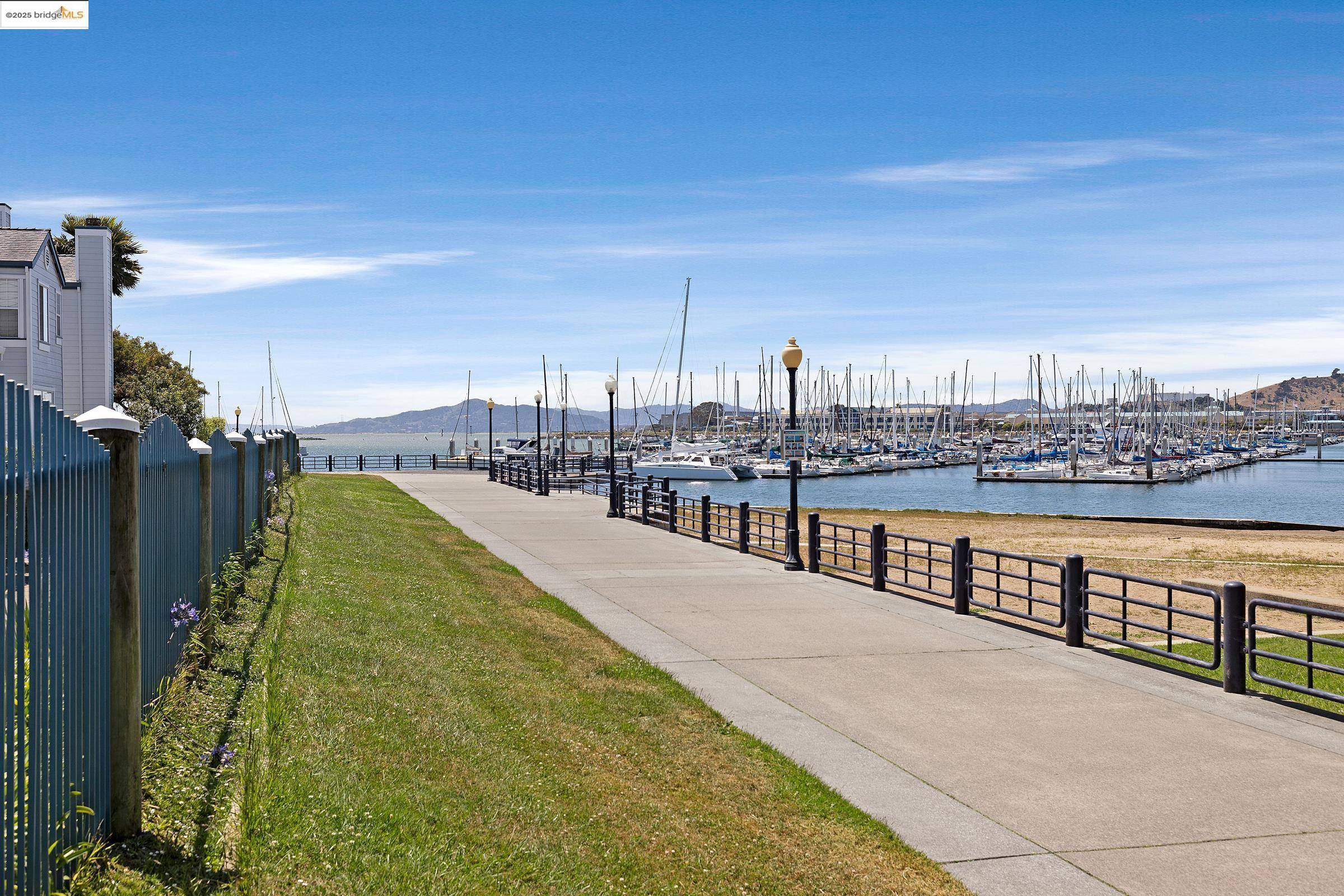 Richmond, CA 94804,408 Commodore Dr