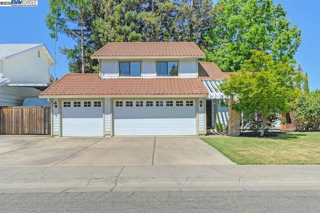 Sacramento, CA 95831,35 Pebble River Cir
