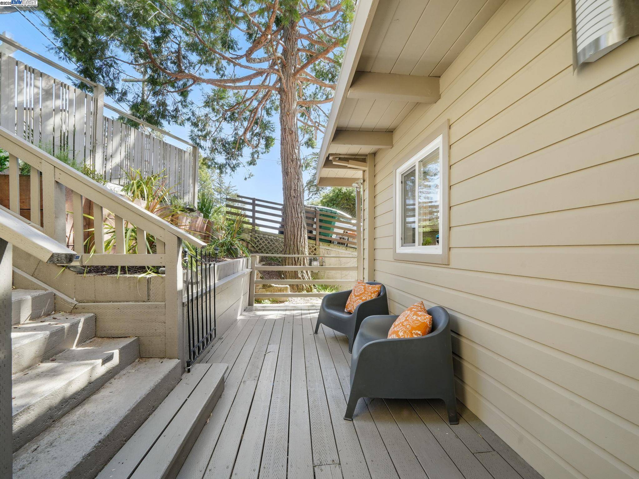 Oakland, CA 94611,2323 Mastlands Dr